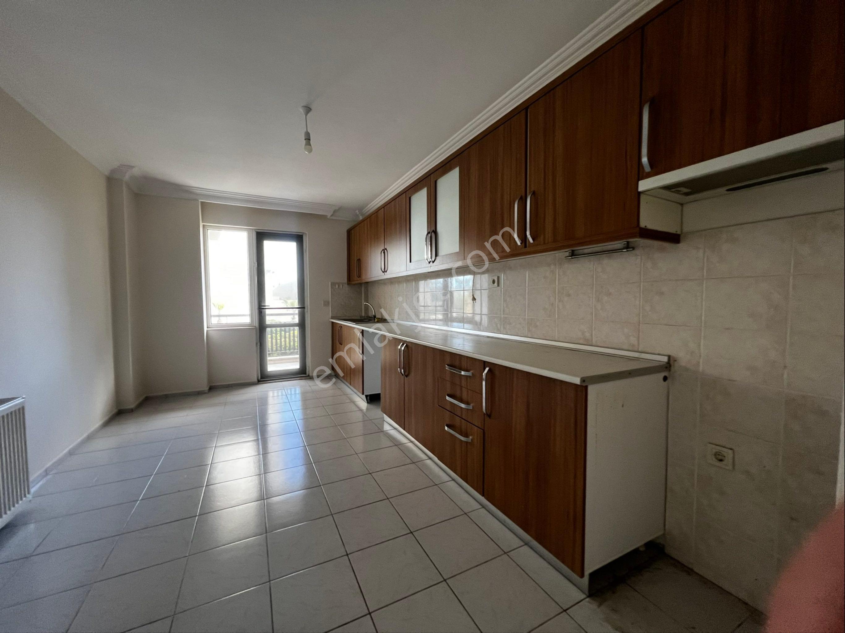 Liman Mahallesinde 4+1 Ayrı Mutfak Boş Kiralık Daire - Görsel 16
