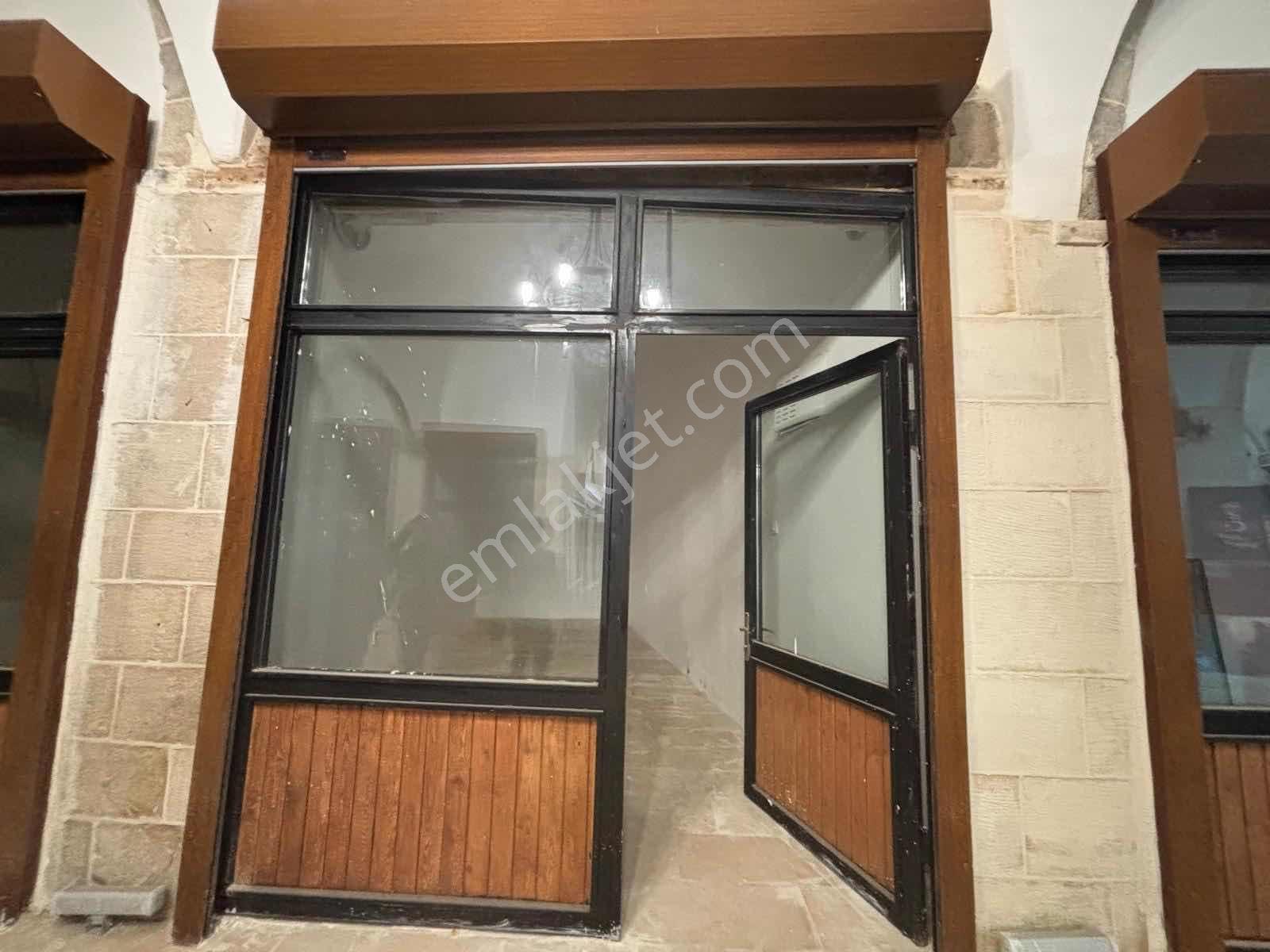 Tarihi Kapalıçarşı'da Restorasyonu Tamamlanmış Satılık Dükkan