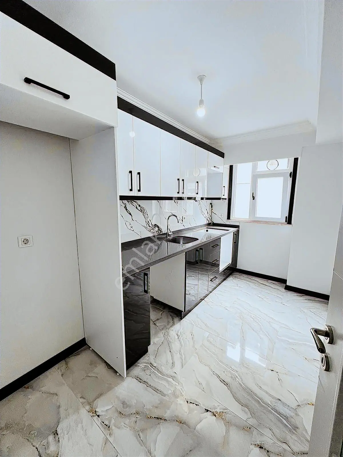 Pendik Batı Mahallesinde Sıfır Satılık 3+1 Krediye Uygun 120m2 - Görsel 4