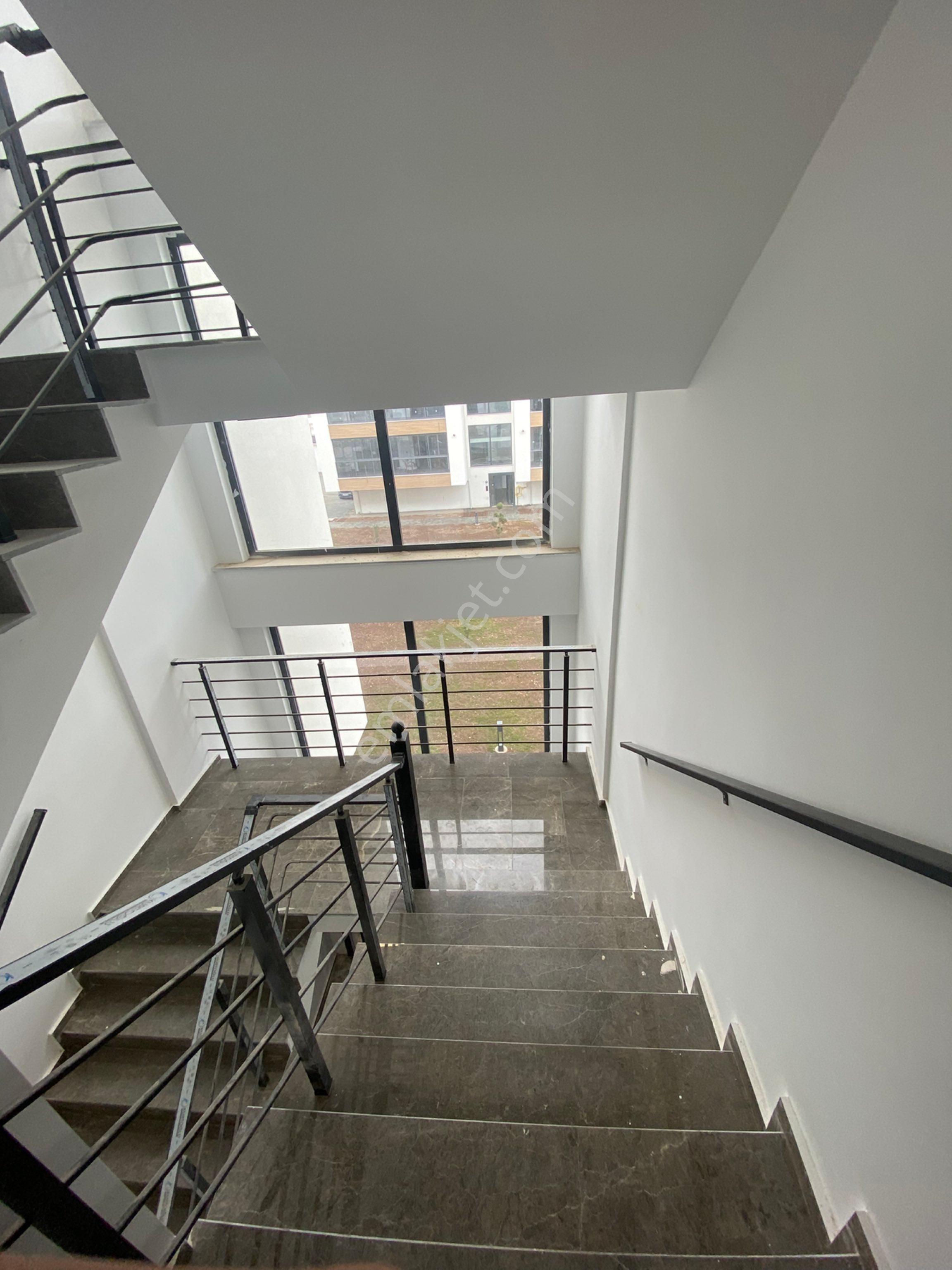 Özgür Gayrimenkul’den A.söğütönü’nde Kiralık 3+1 Lüks Daire - Görsel 5