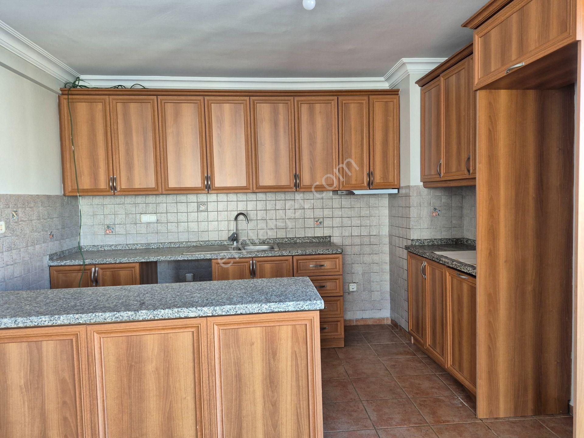 Kuşadası Merkezde Satılık 2+1 Daire (80m²) - Görsel 7
