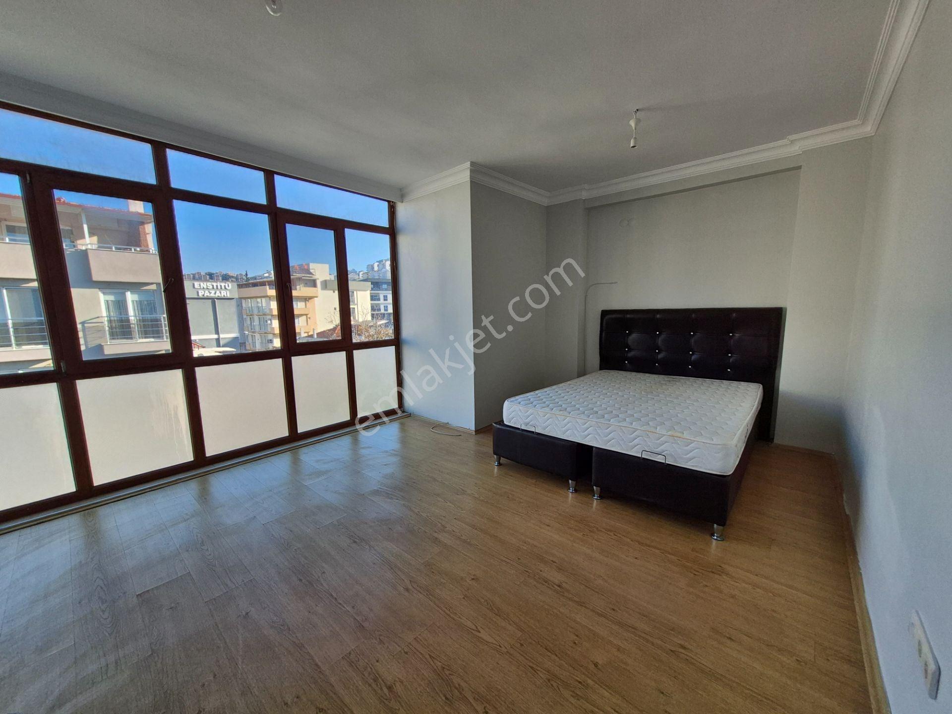 Kuşadası Merkezde Satılık 2+1 Daire (80m²) - Görsel 9