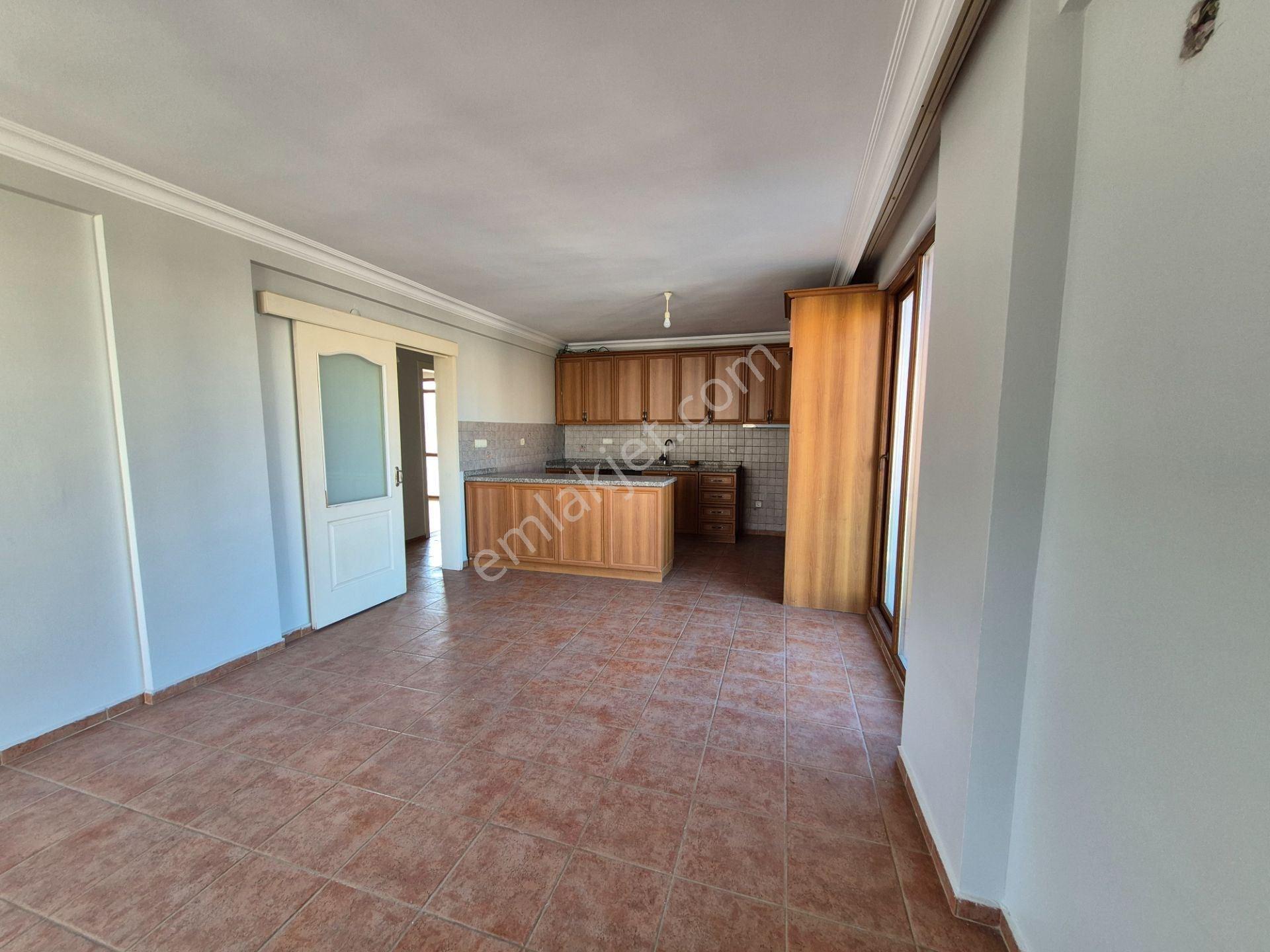 Kuşadası Merkezde Satılık 2+1 Daire (80m²) - Görsel 5