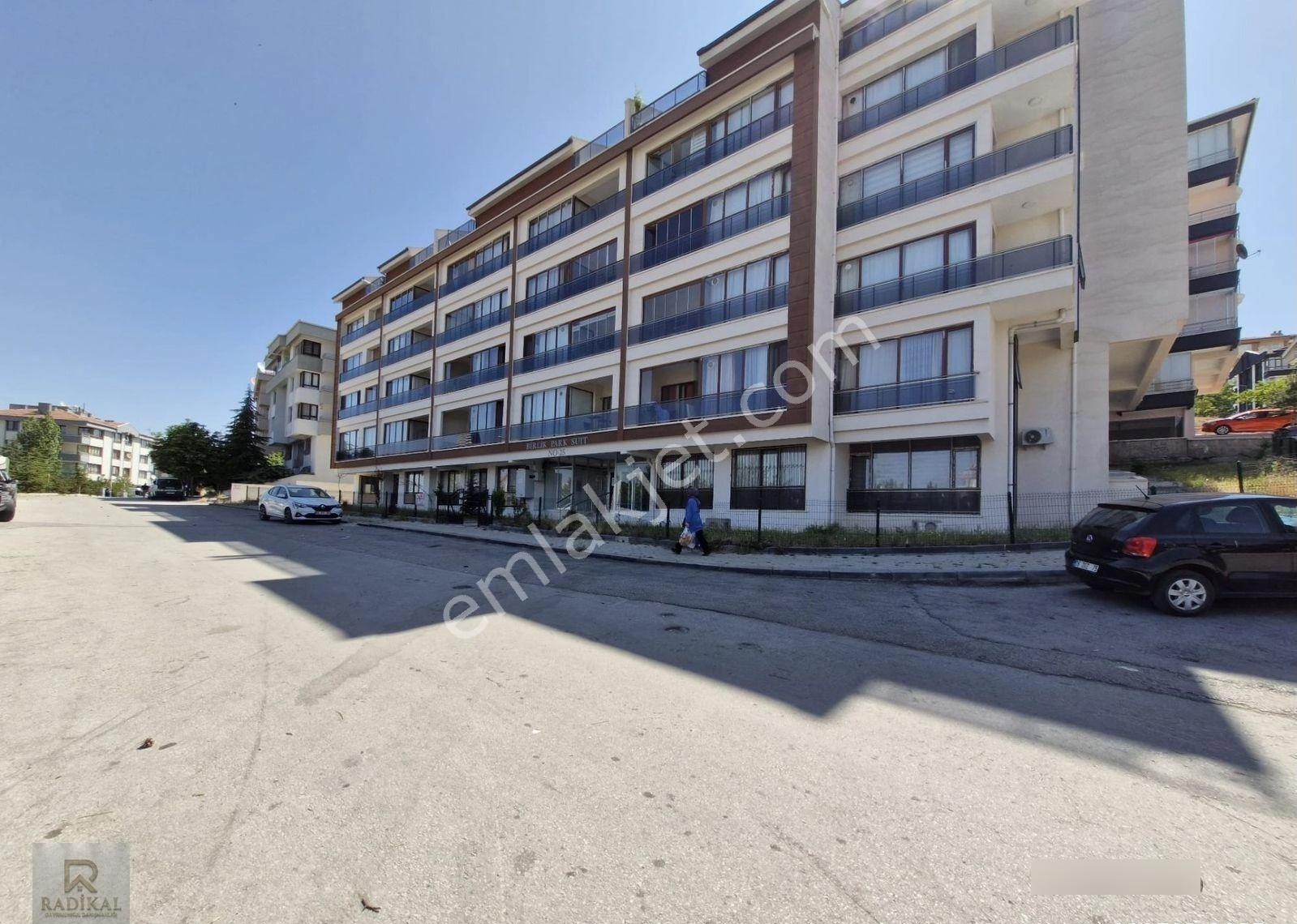 Birlik Mahallesi 467. Cadde Üzeri Birlik Park Suit Rezidance Da Satılık 2+2 Dubleks Suit Daire...... - Görsel 3