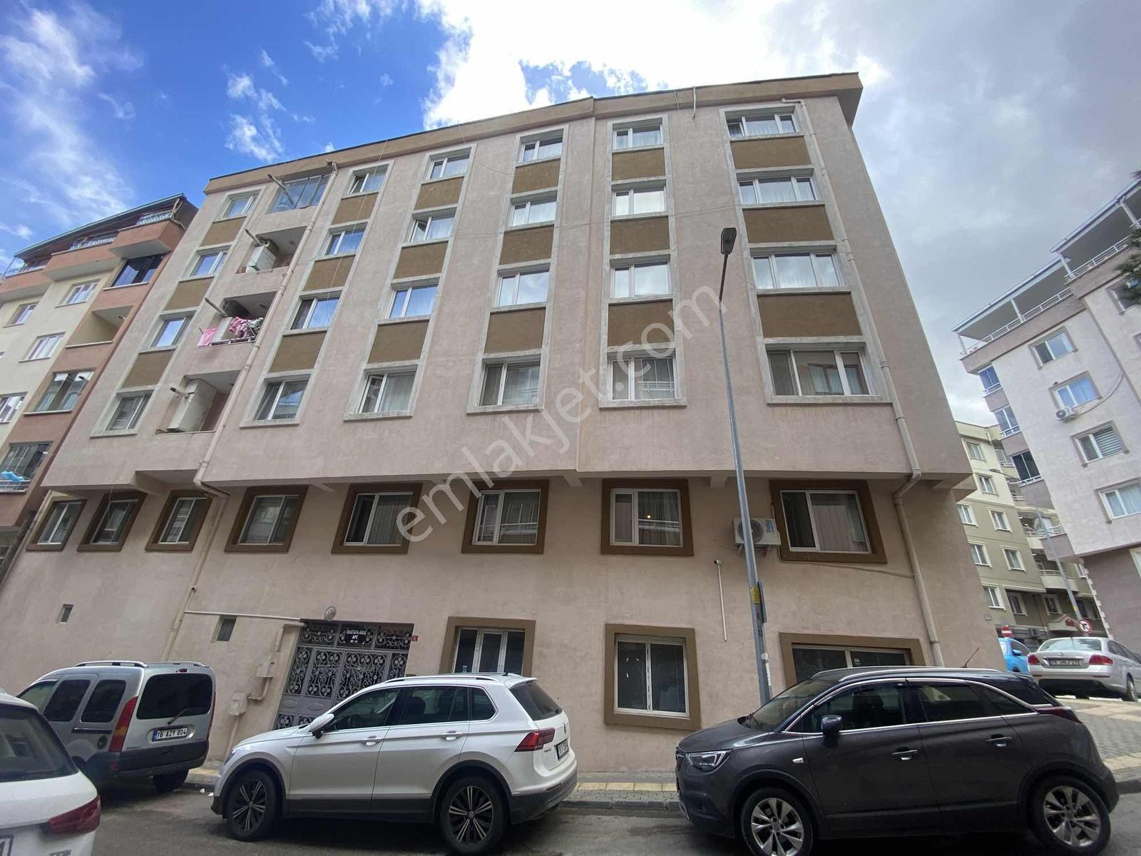 İhsaniye Mahallesinde Evim Kredilerine Uygun Bakımlı Satılık 2+1 - Görsel 11
