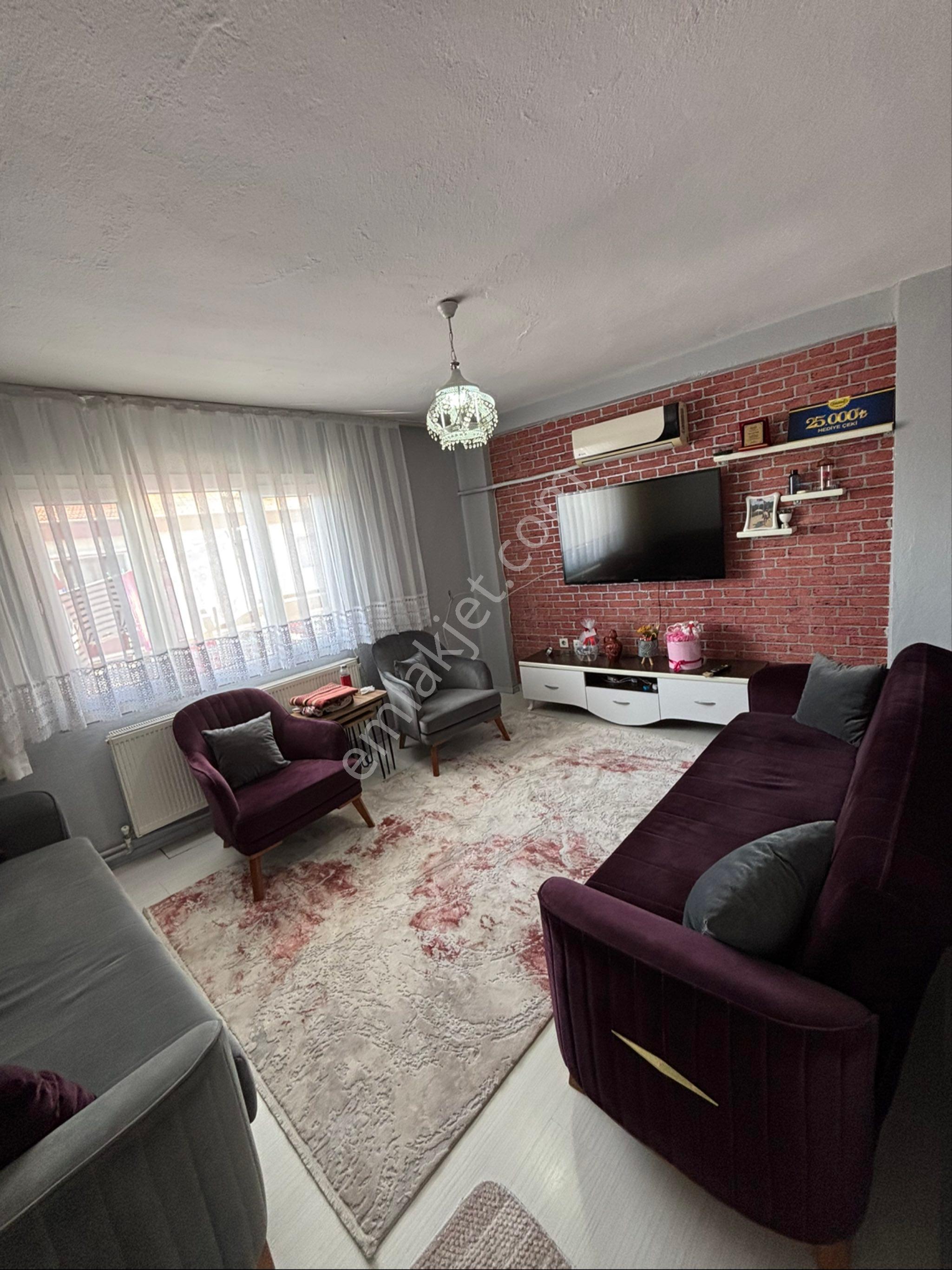 Eymen Emlaktan Eski Cuma Pazarı Civarı Satılık 3+1 Doğalgazlı Daire 🏡