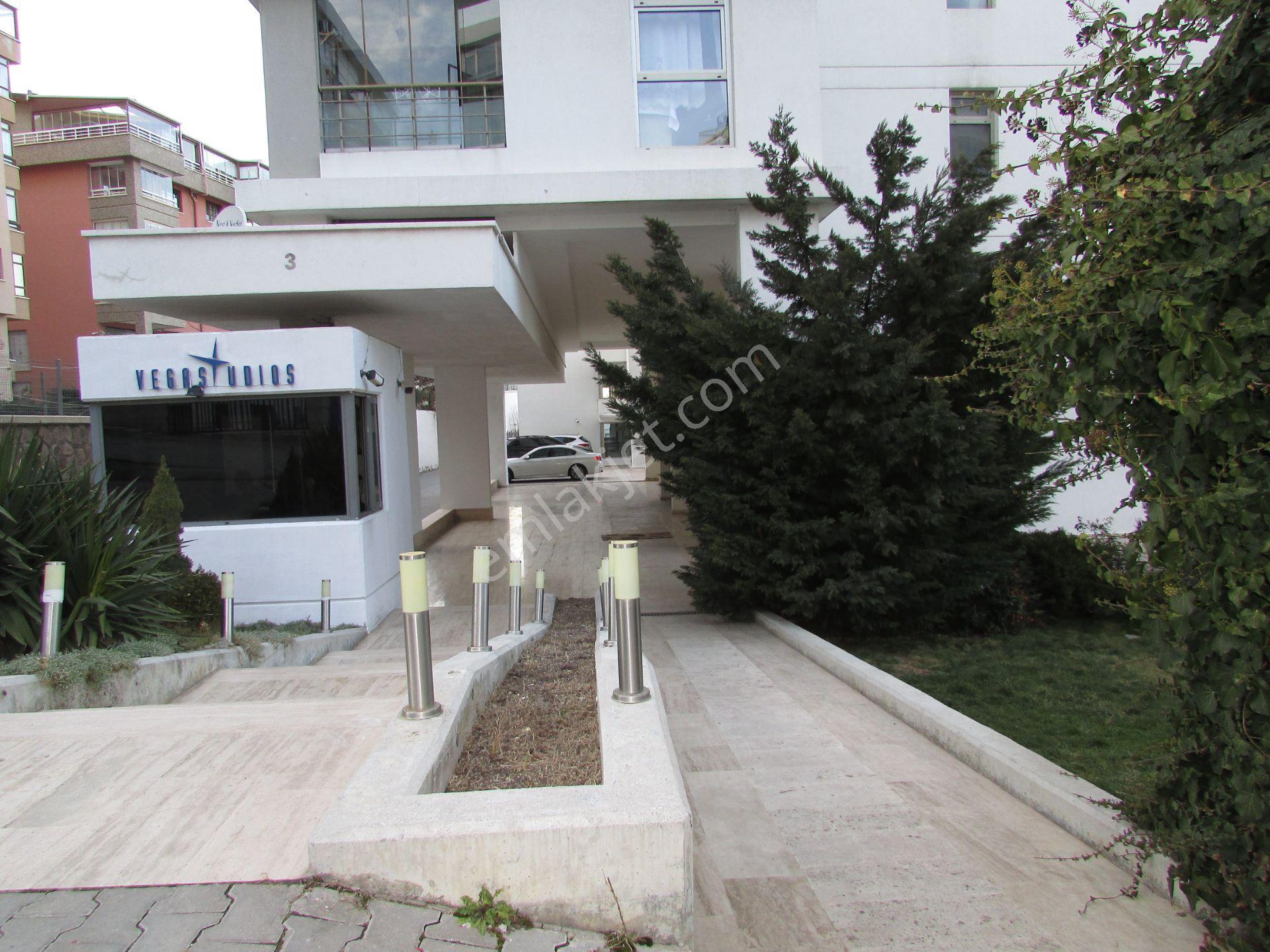 Asyapıdan 1+1 90m2 Çankaya Vega Studios Manzaralı Boş Ön Köşe Daire - Görsel 33