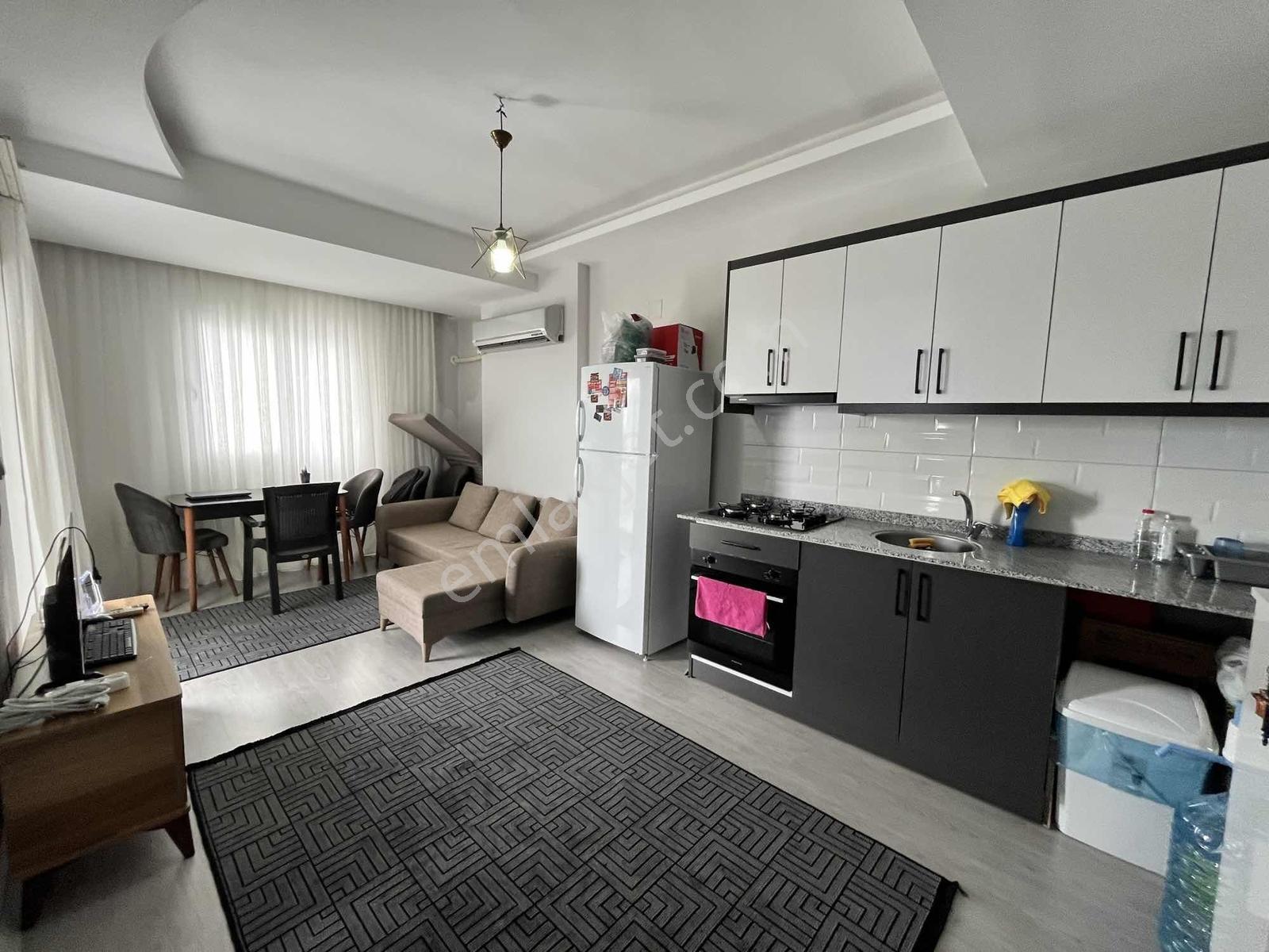 Çınarlı'da Cadde Üzeri 1+1 Acil Full Eşyalı Satılık Daire - Görsel 2