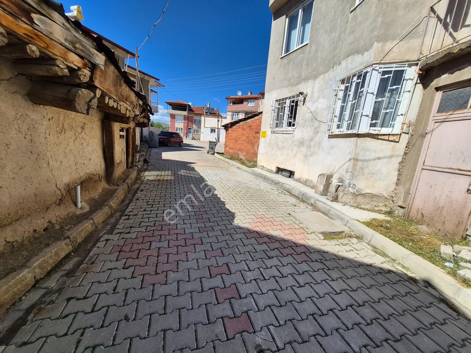 İlbey // Şuhut Merkez Hisar Mh.de 165 M² Arsa - Görsel 4