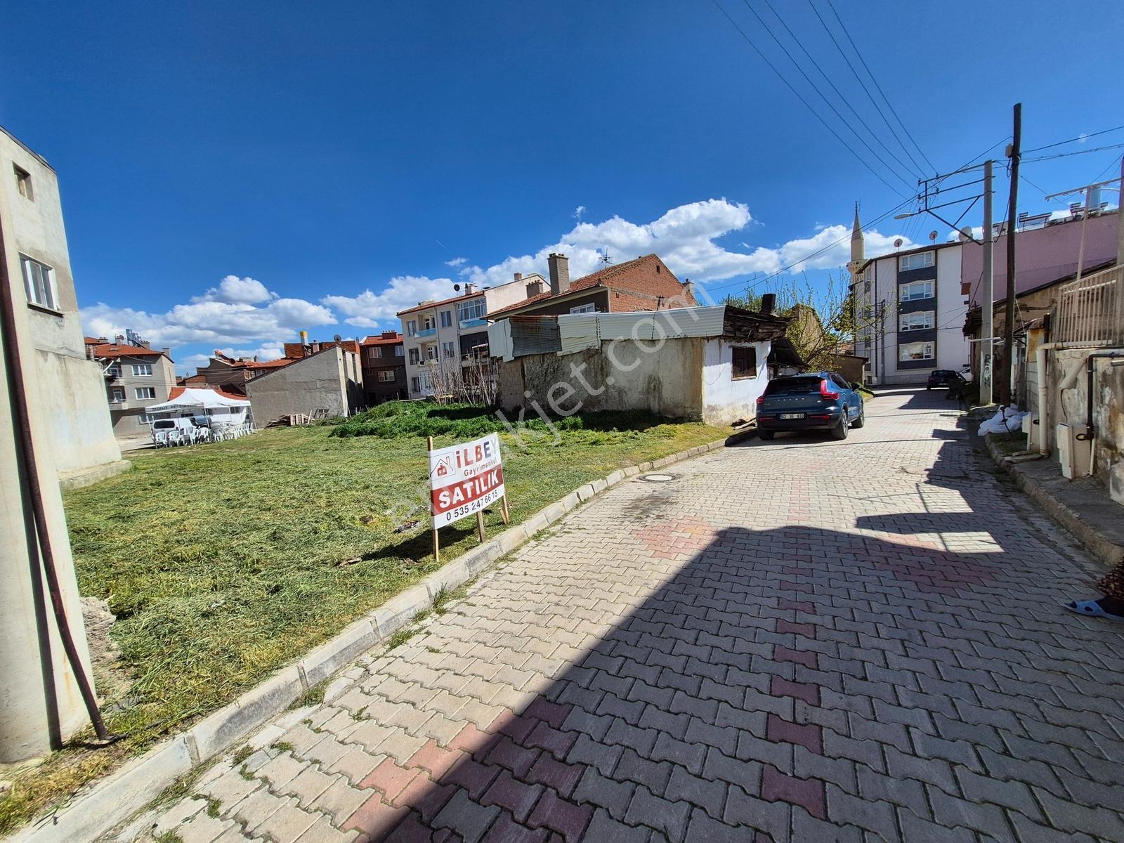 İlbey // Şuhut Merkez Hisar Mh.de 165 M² Arsa - Görsel 3