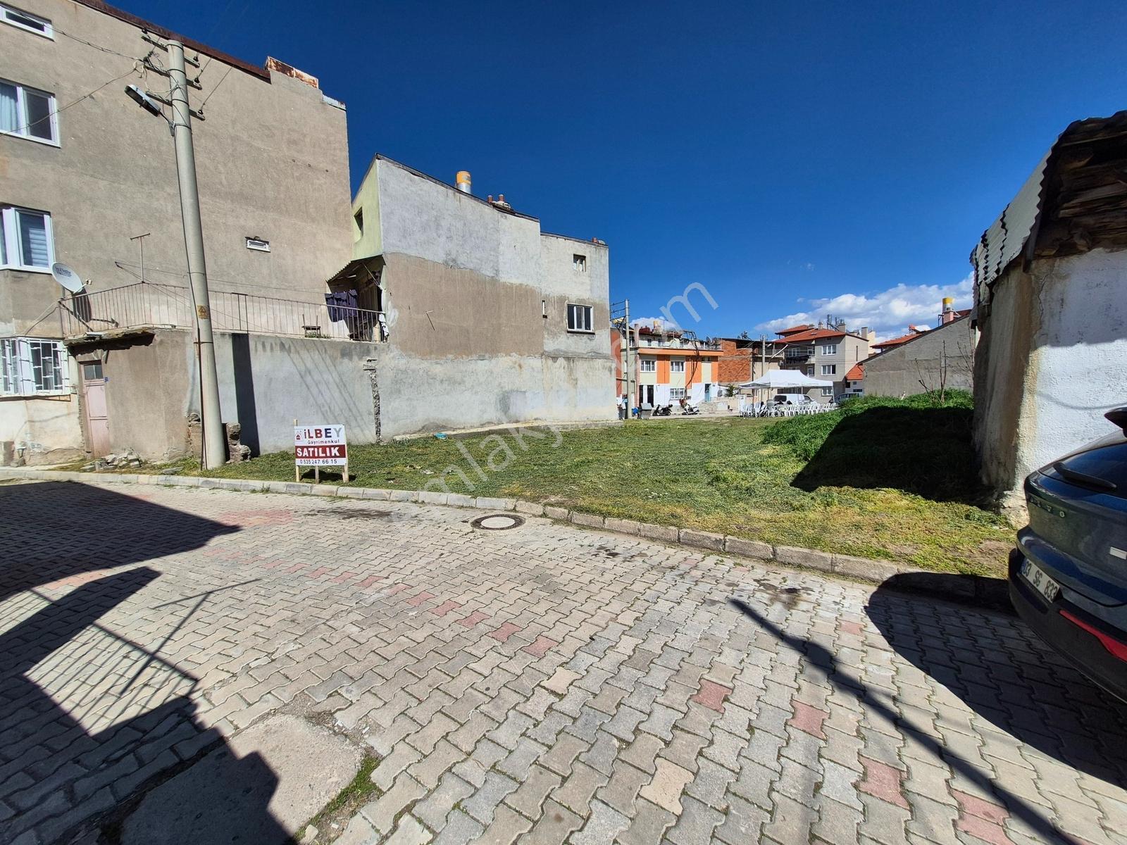 İlbey // Şuhut Merkez Hisar Mh.de 165 M² Arsa - Görsel 2