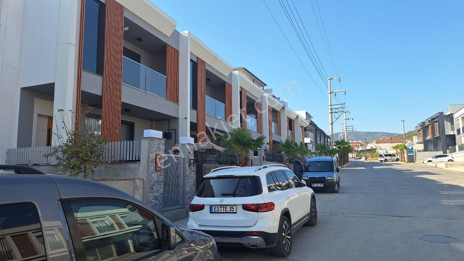 Bornova Ergene Mah. Köşe Parsel Müstakil - İmarlı Satılık Arsa - Görsel 4