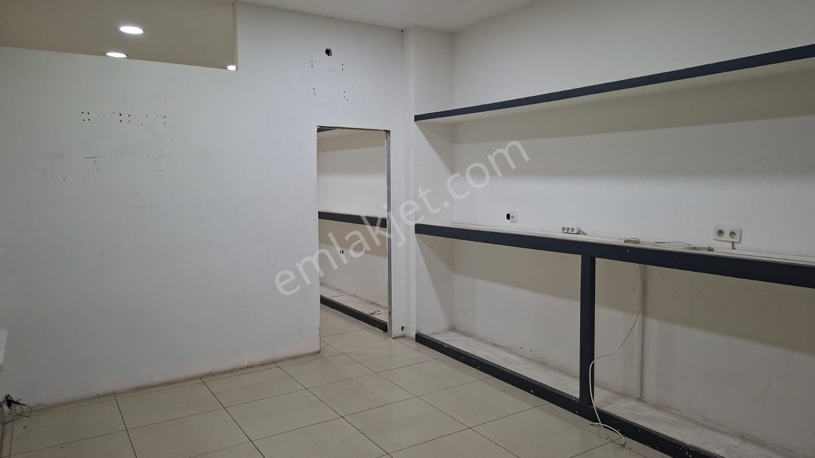 Valirahmibey Mah. Cadde Üstünde 70 M2 Satılık İşyeri - Görsel 8