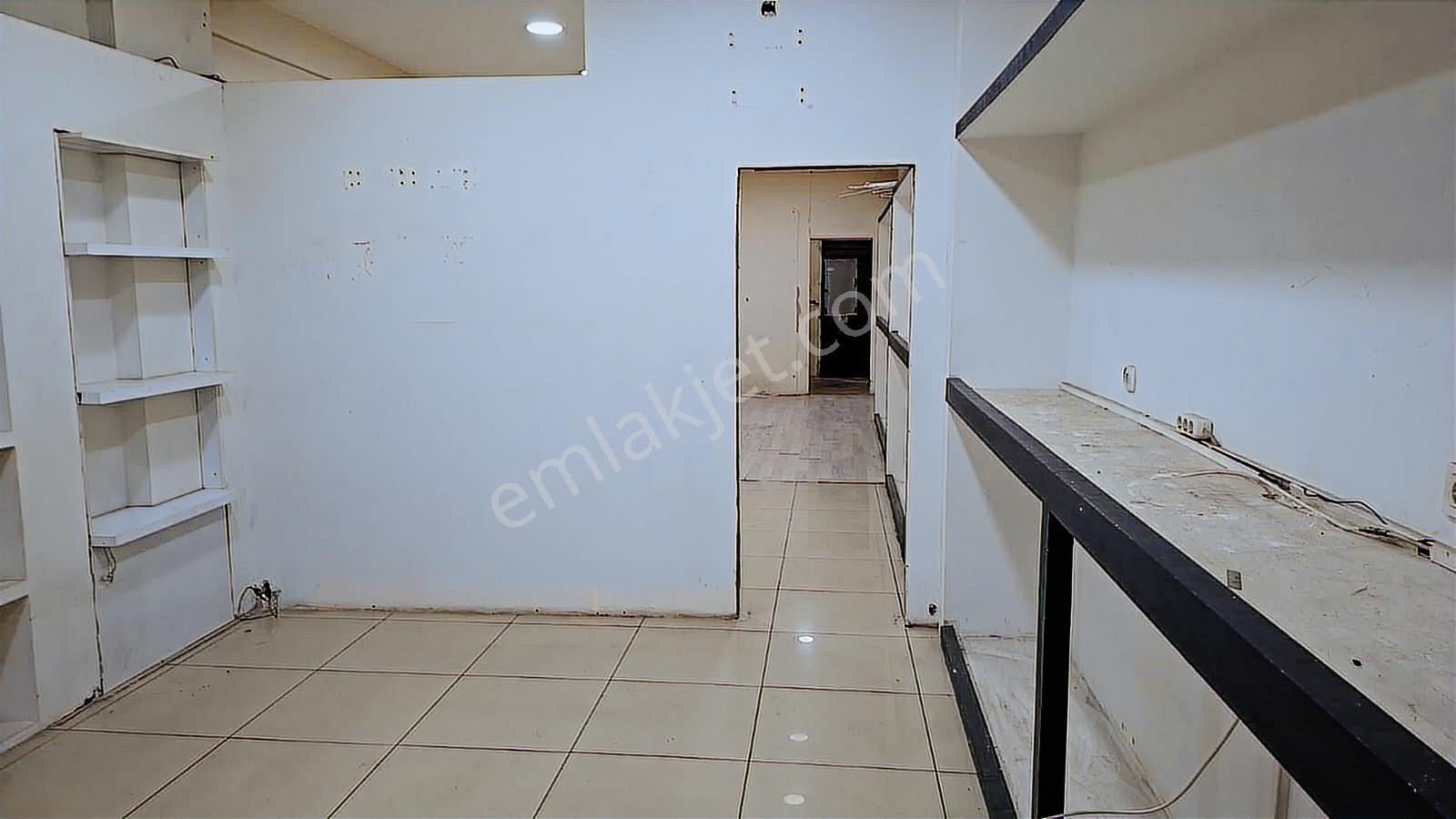 Valirahmibey Mah. Cadde Üstünde 70 M2 Kiralık İşyeri - Görsel 3