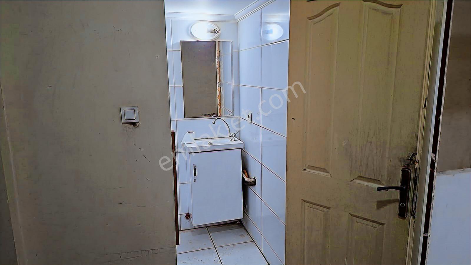 Valirahmibey Mah. Cadde Üstünde 70 M2 Kiralık İşyeri - Görsel 8