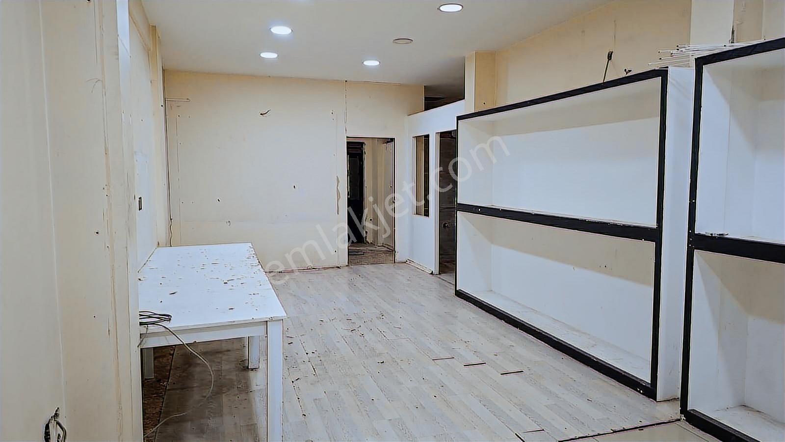 Valirahmibey Mah. Cadde Üstünde 70 M2 Kiralık İşyeri - Görsel 4