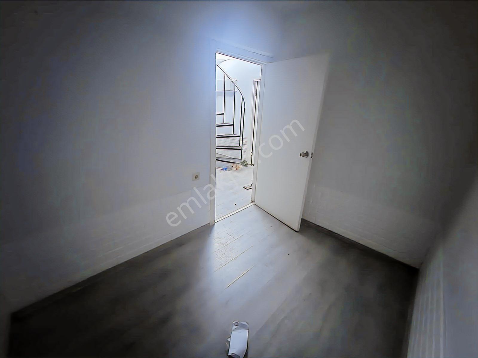 Buca / Şirinyer'de Merkezi Konumda 3 Katlı 90 M2 Kiralık Dükkan - Görsel 29