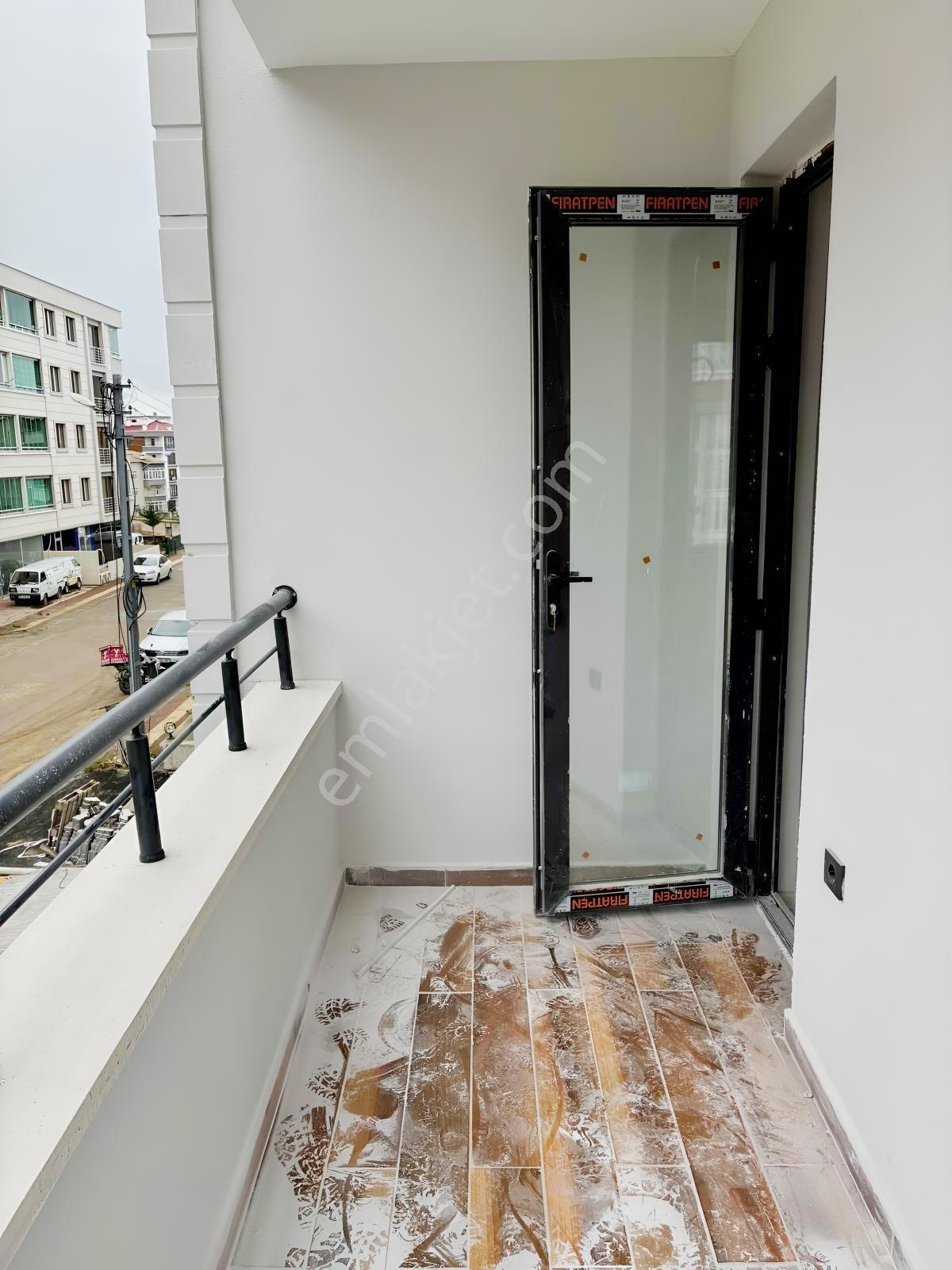 Bulut Emlaktan İstiklalde Tramvaya Yakın 1+1 Satılık Daire - Görsel 6