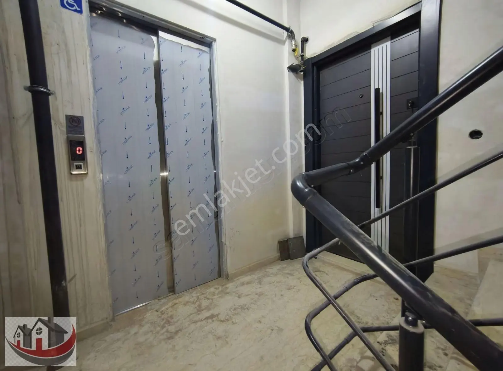 Güneyden Karanlık Odasız 2+1.80m2 Sıfır Y.giriş Daire - Görsel 2
