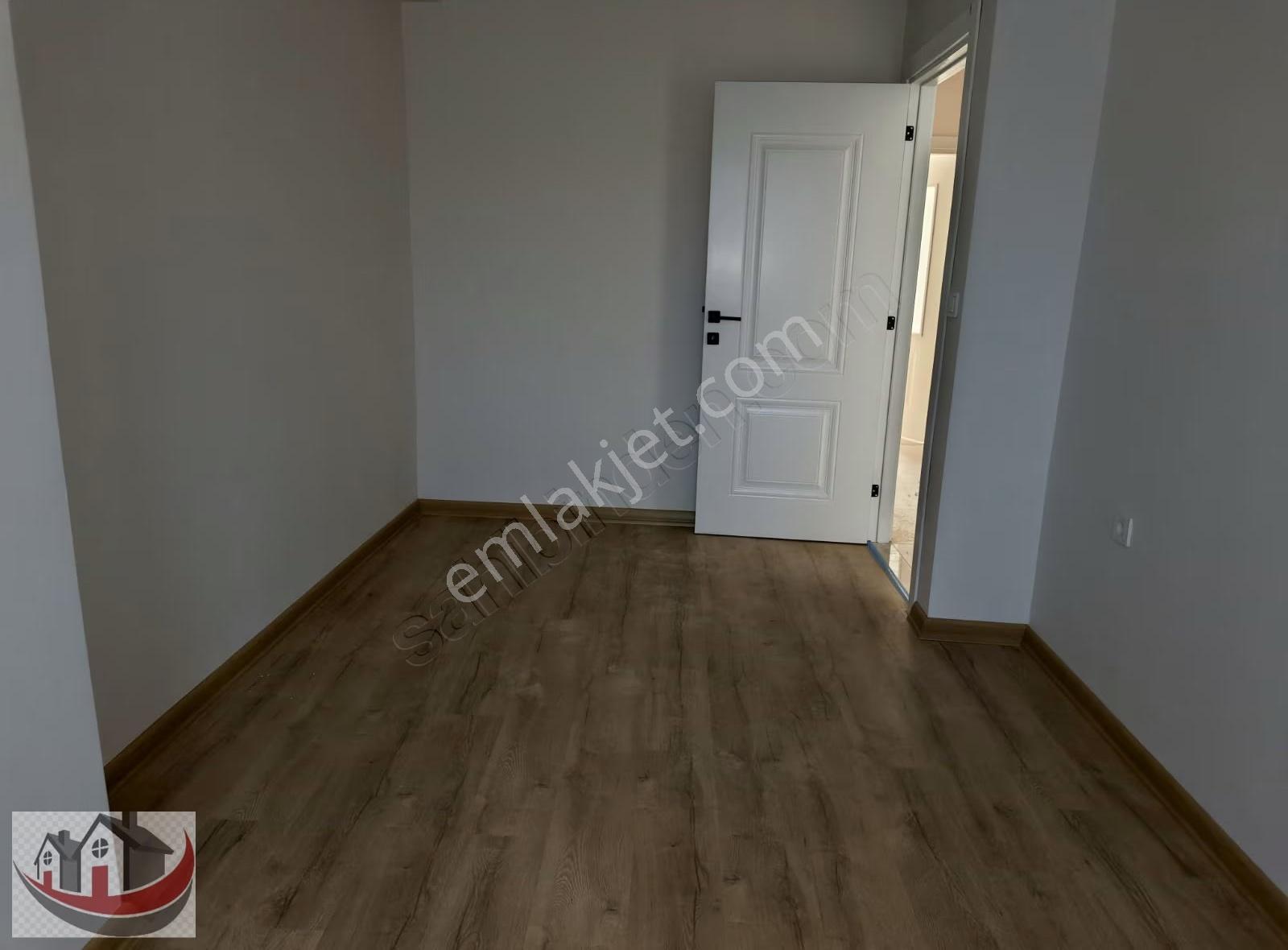 Güneyden Karanlık Odasız 2+1.80m2 Sıfır Y.giriş Daire - Görsel 4
