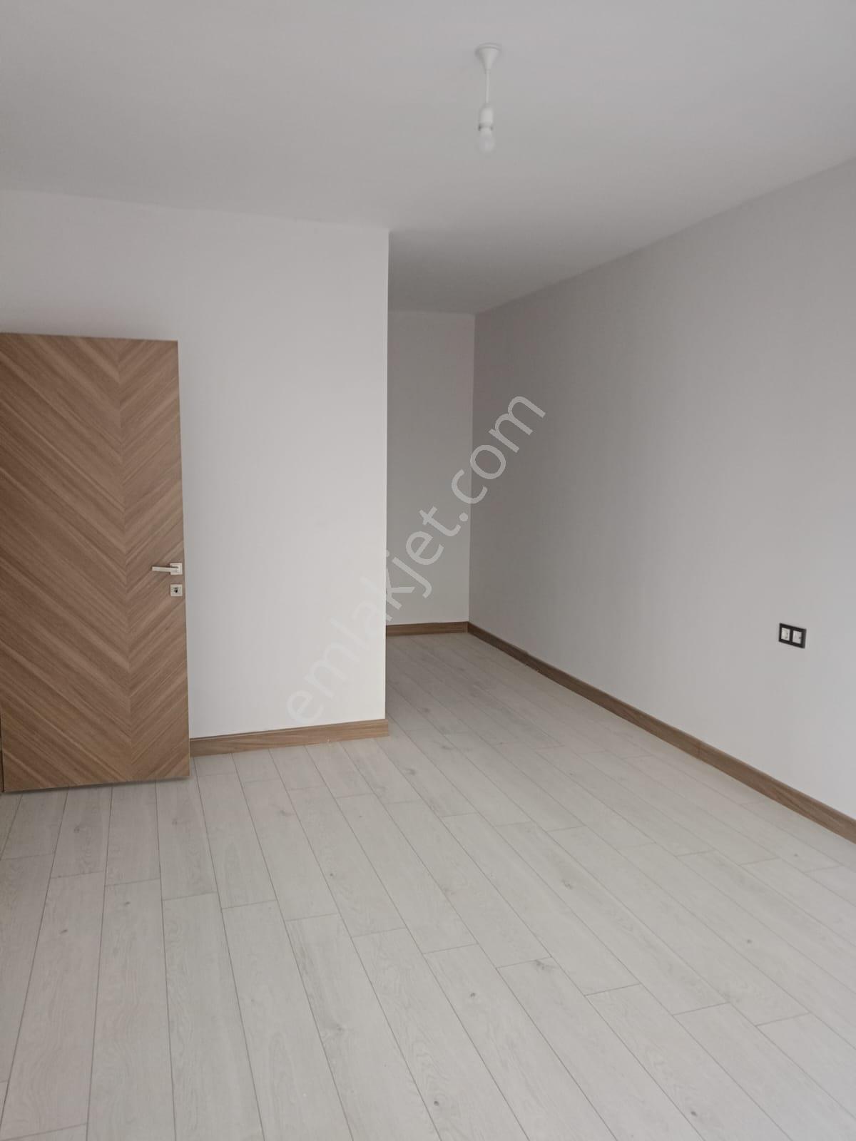 Göl Manzaralı Kapalı Mutfaklı 3+1 Kiralık Daire - Görsel 16