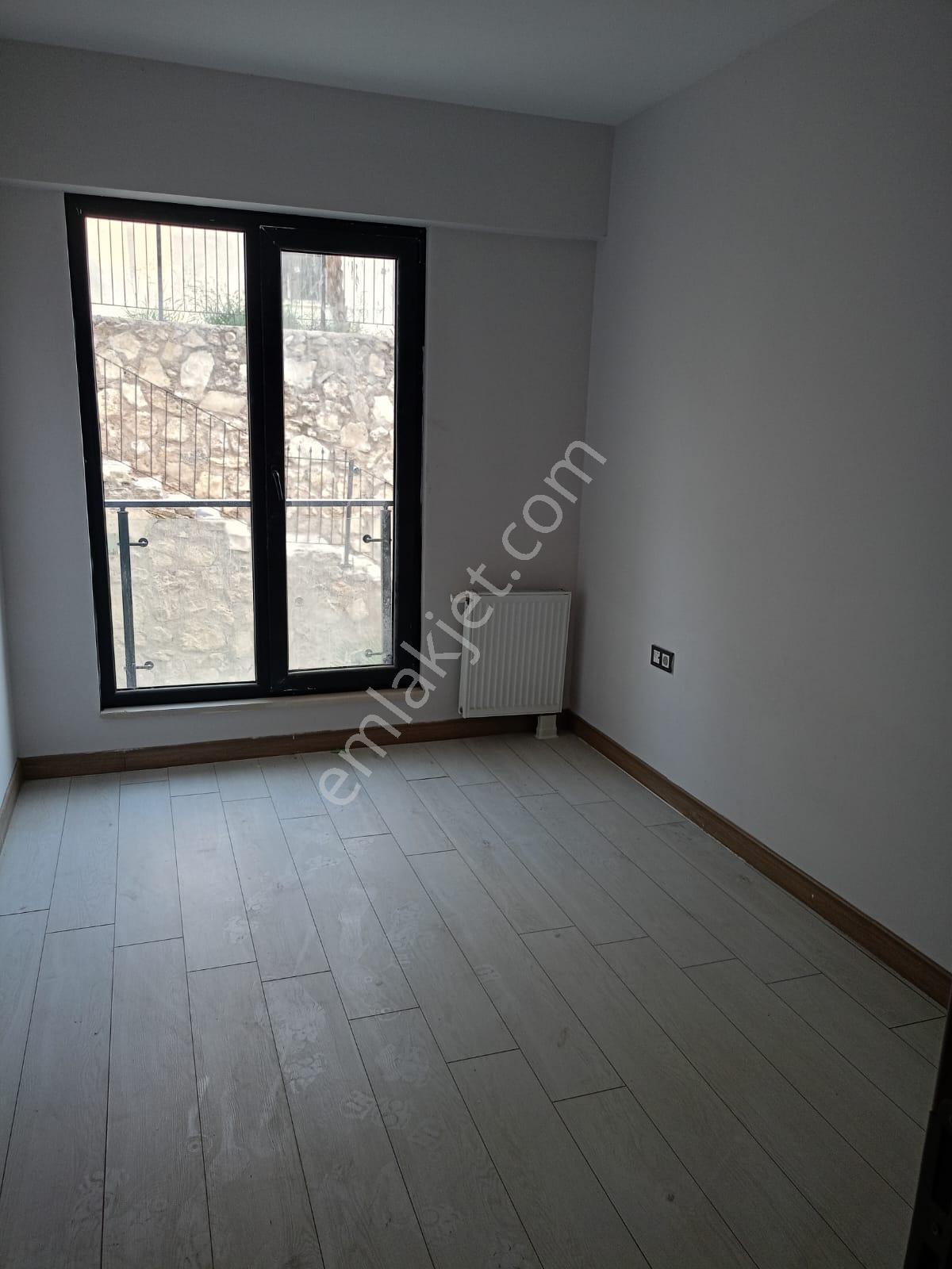 Göl Manzaralı Kapalı Mutfaklı 3+1 Kiralık Daire - Görsel 14