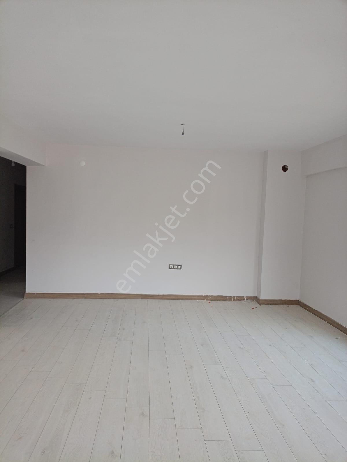 Göl Manzaralı Kapalı Mutfaklı 3+1 Kiralık Daire - Görsel 8
