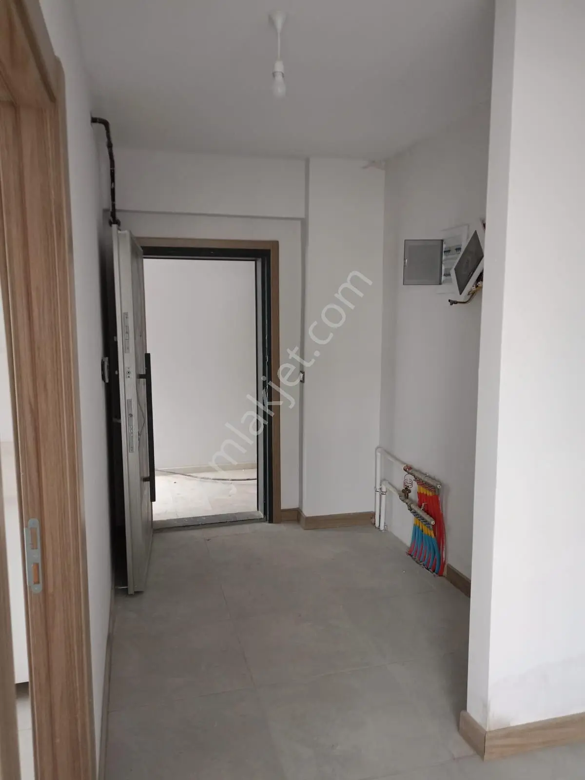 Göl Manzaralı Kapalı Mutfaklı 3+1 Kiralık Daire - Görsel 5