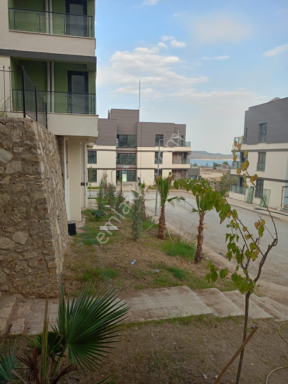 Göl Manzaralı Kapalı Mutfaklı 3+1 Kiralık Daire - Görsel 20