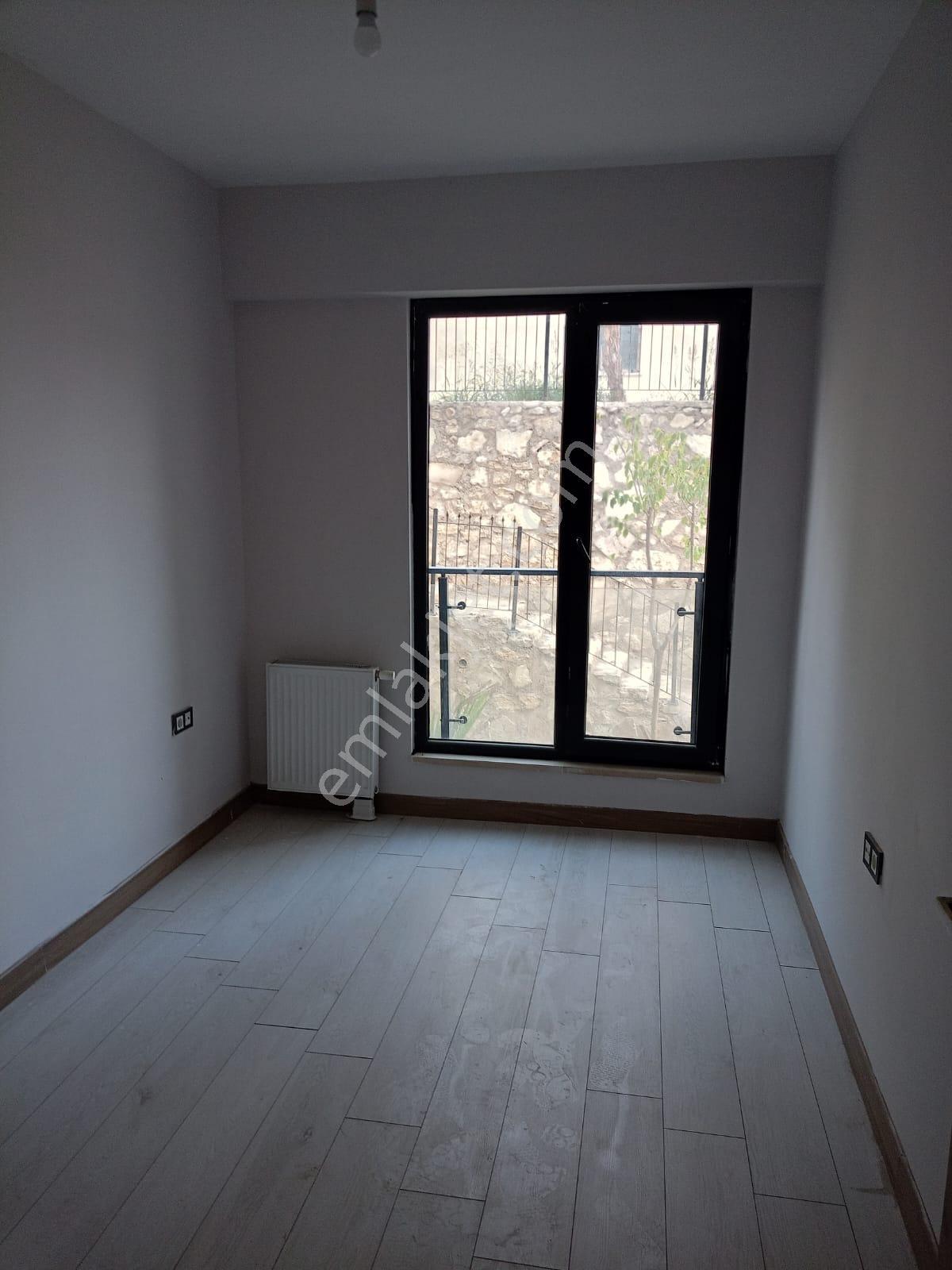 Göl Manzaralı Kapalı Mutfaklı 3+1 Kiralık Daire - Görsel 12