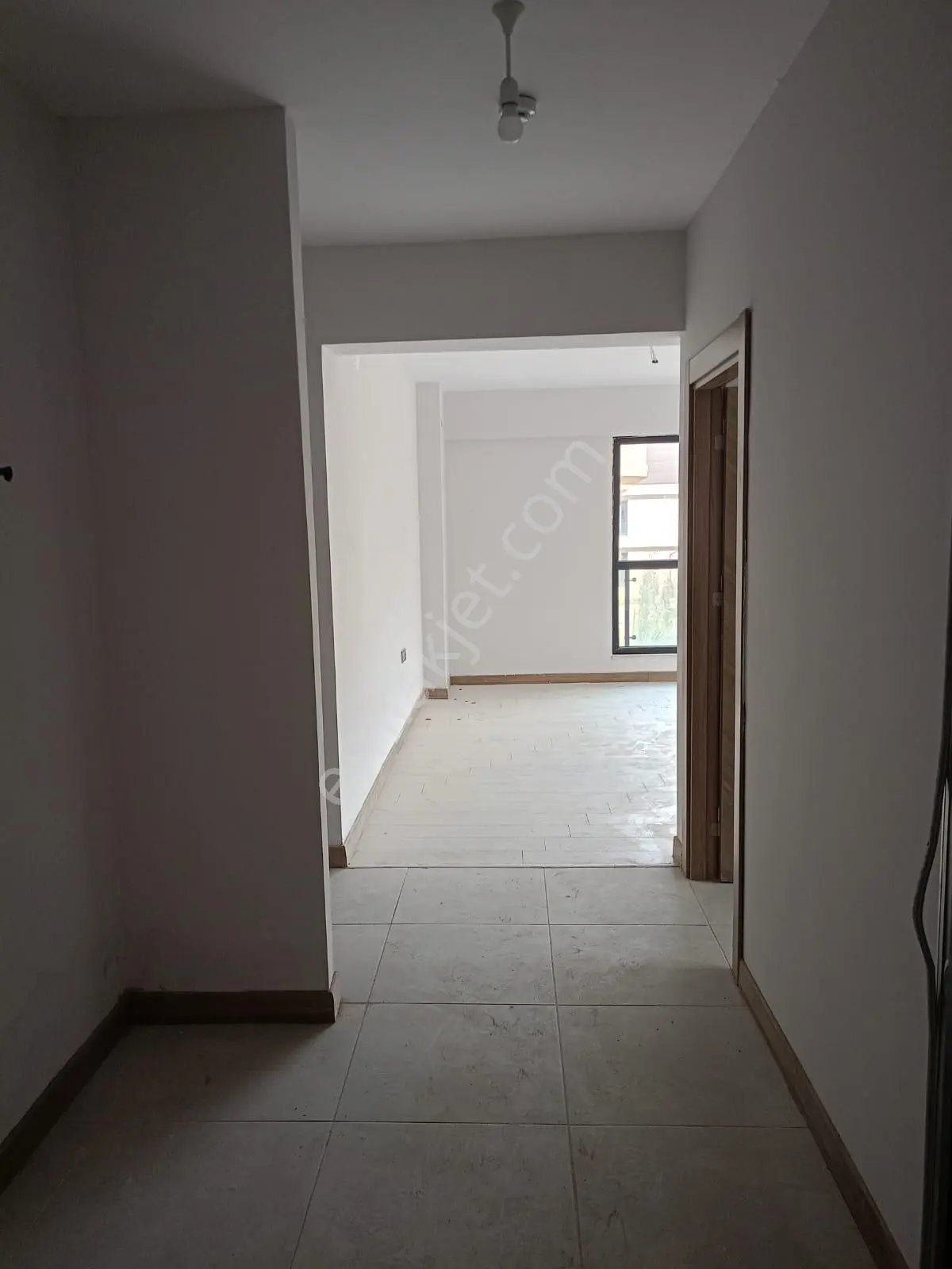 Göl Manzaralı Kapalı Mutfaklı 3+1 Kiralık Daire - Görsel 4