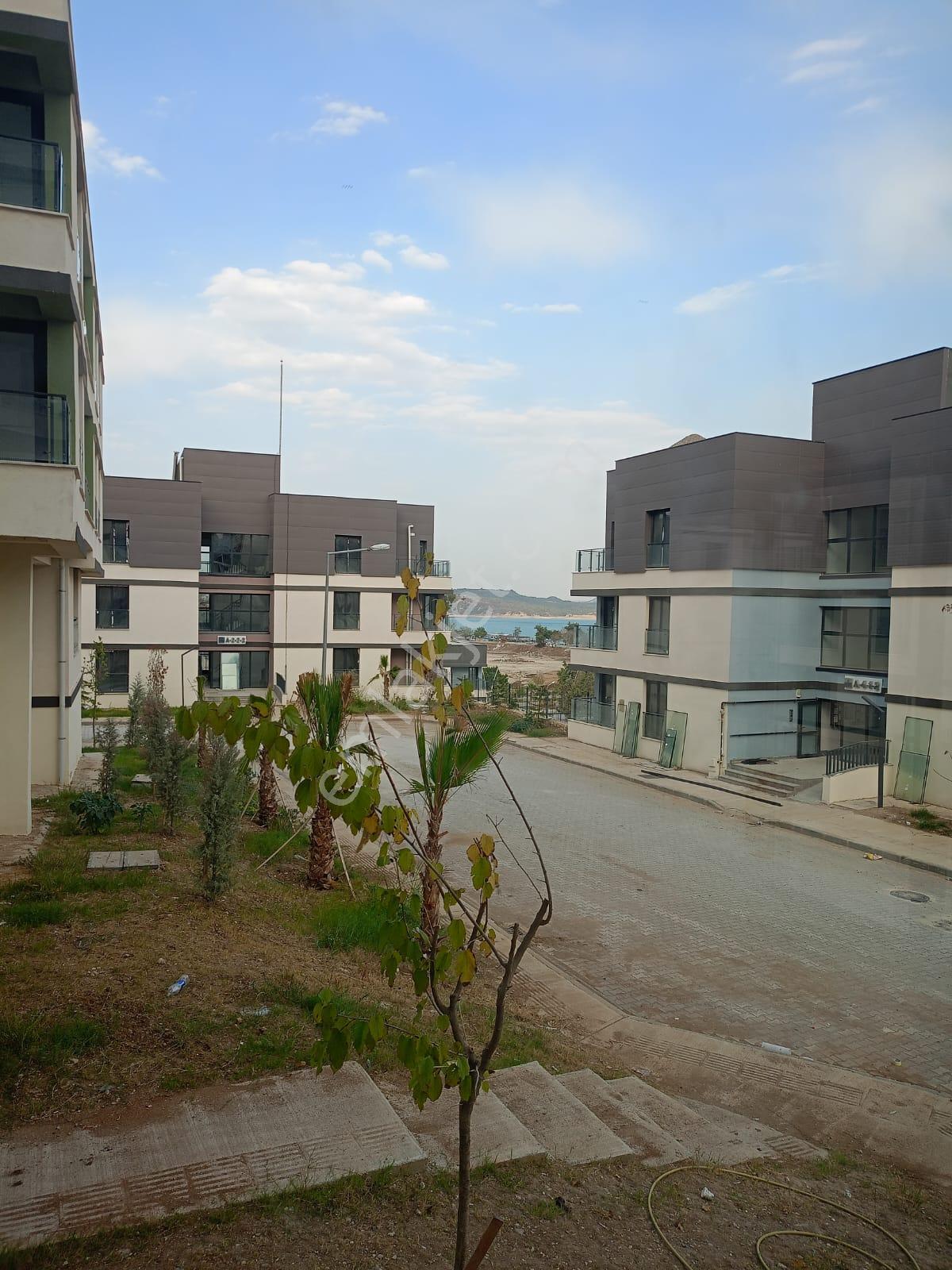 Göl Manzaralı Kapalı Mutfaklı 3+1 Kiralık Daire - Görsel 19