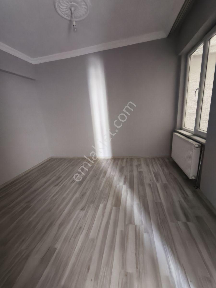Fırsat Var.tek Apartmanı 3.katta 4+1 160 M2 Ara Kat Daire - Görsel 17