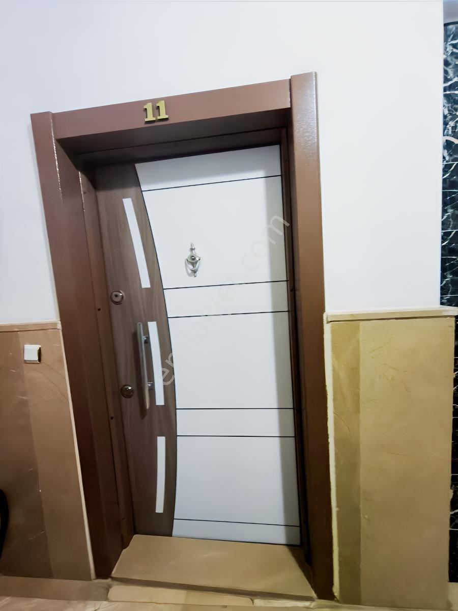Fırsat Var.tek Apartmanı 3.katta 4+1 160 M2 Ara Kat Daire - Görsel 2