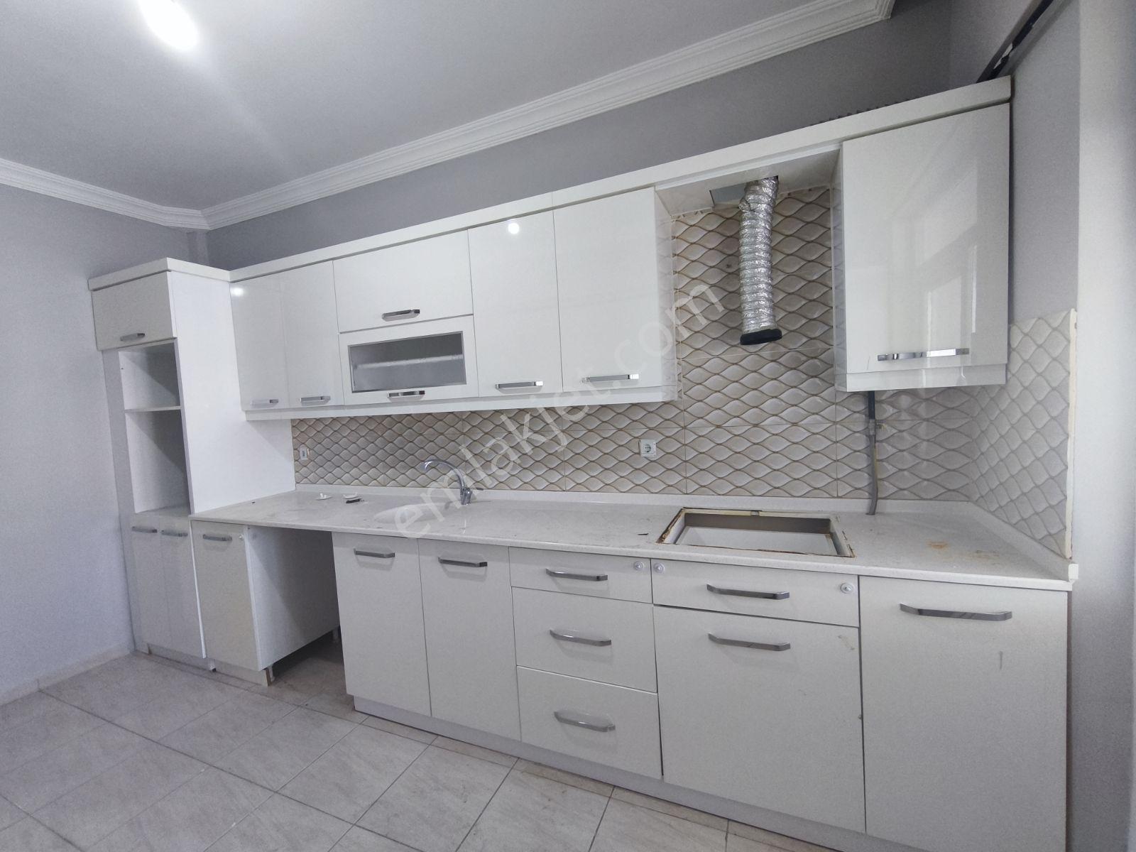 Fırsat Var.tek Apartmanı 3.katta 4+1 160 M2 Ara Kat Daire - Görsel 11