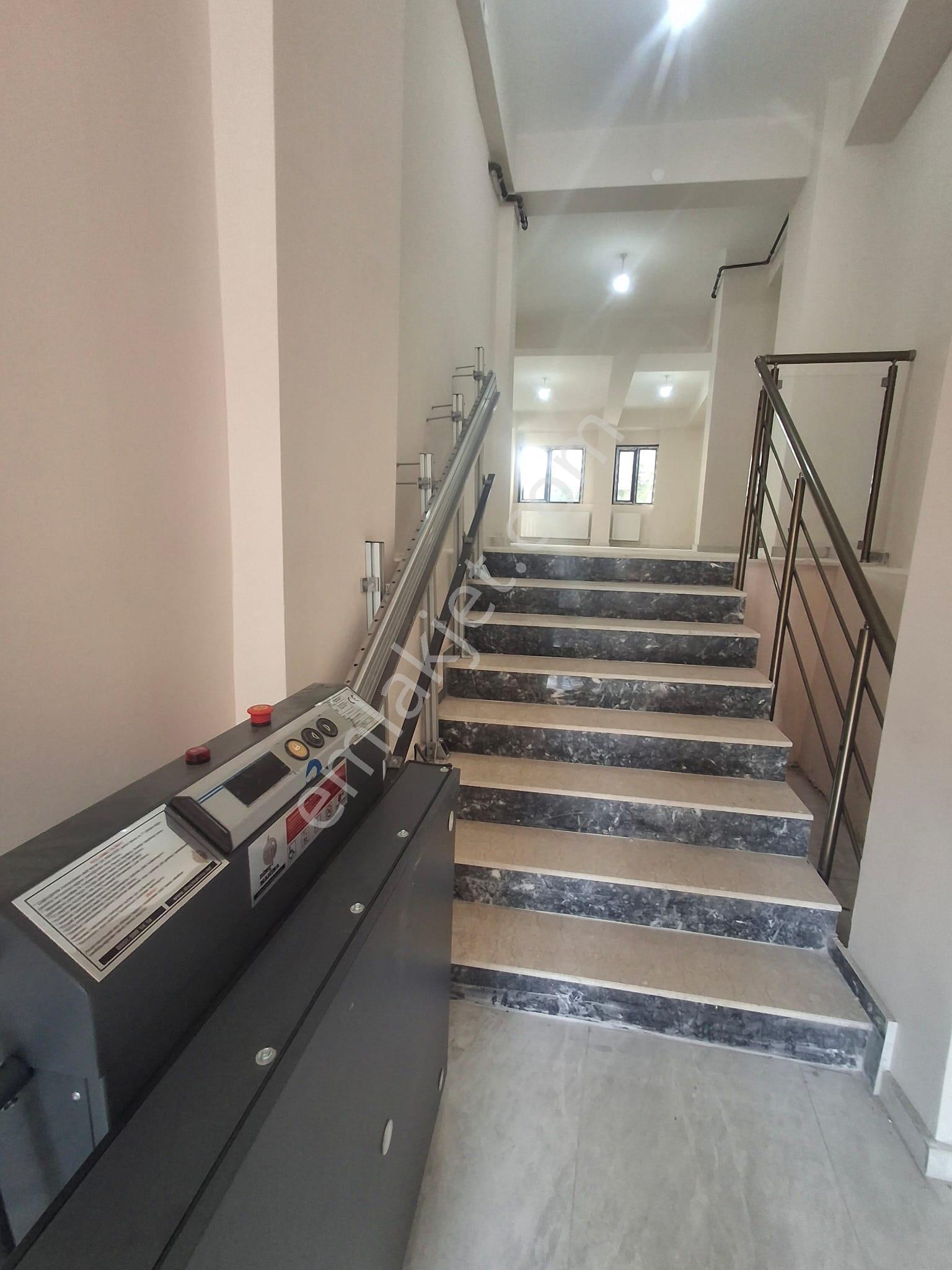 Karabağlar Üzümcü Okulu Yakını Kurumsala 130 M2 Dükan Kiralık - Görsel 3
