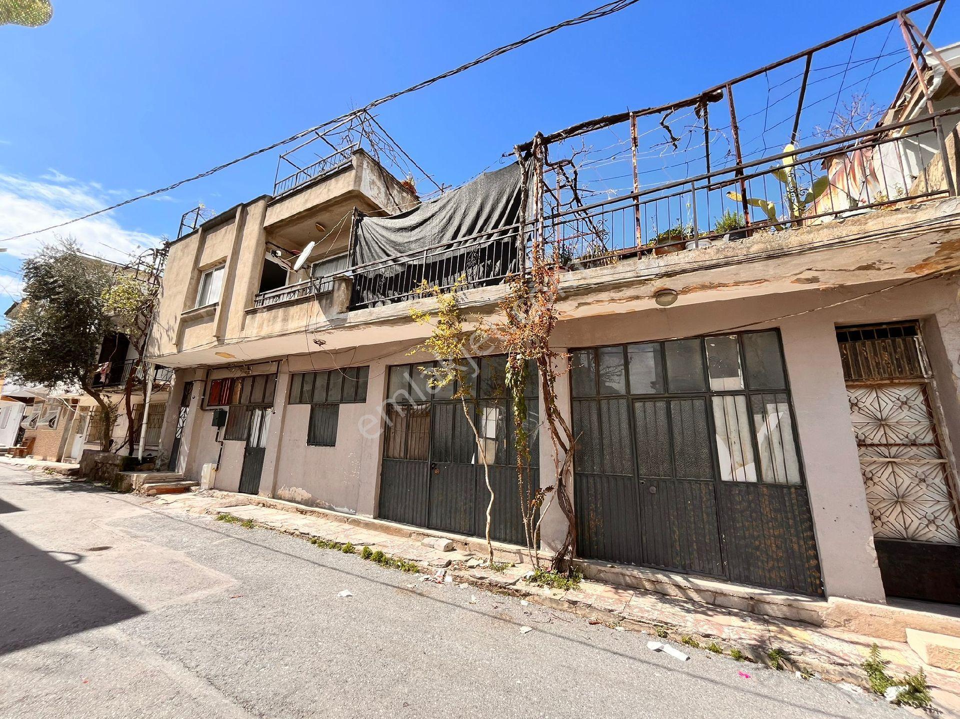 Karabağlar Bozyaka Da 192 M2 Arsa İçinde Komple Satılık Bina