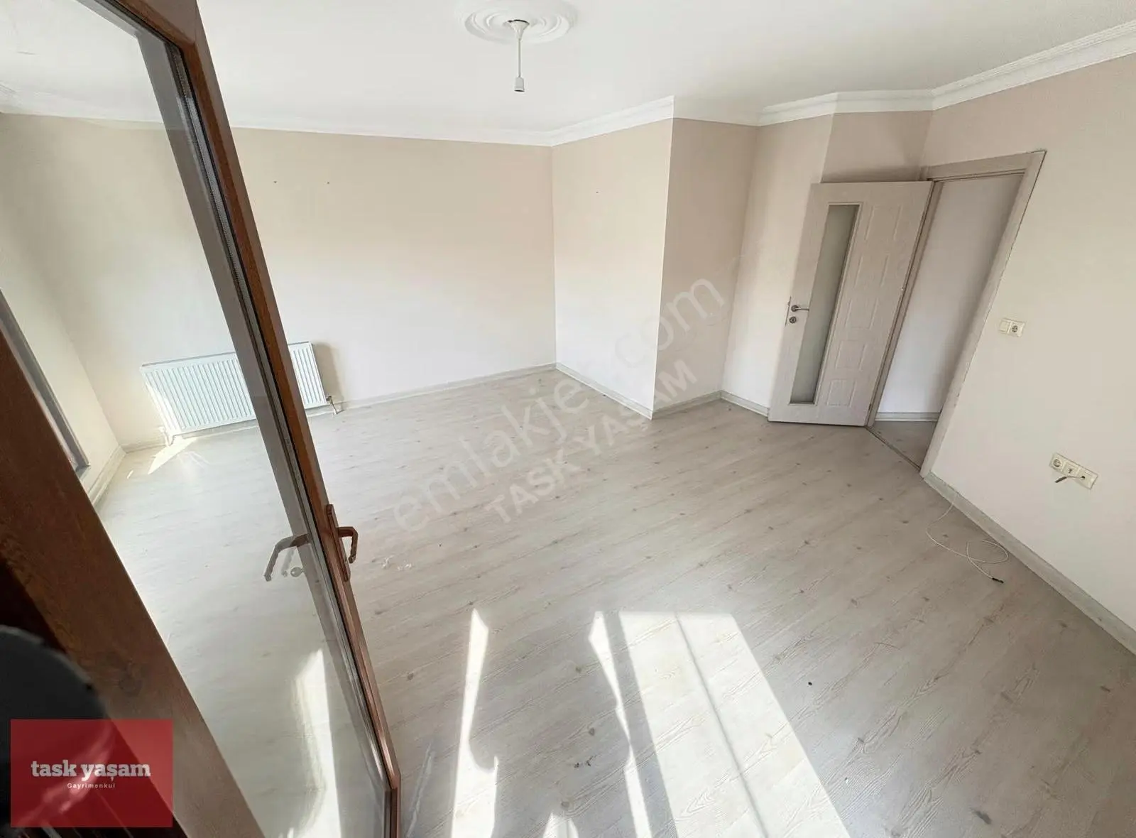 Köşklüçeşme Yeni Bağdat Cad.'de Ön Cephe 2+1 Geniş Satılık Daire - Görsel 4