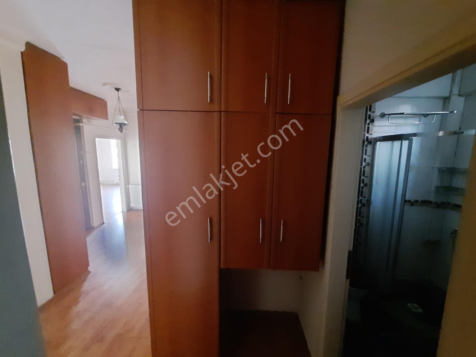 Yağmur Emlaktan Çiftlik Mah. Merkezi Konumda Kiralık 3+1 Daire - Görsel 9