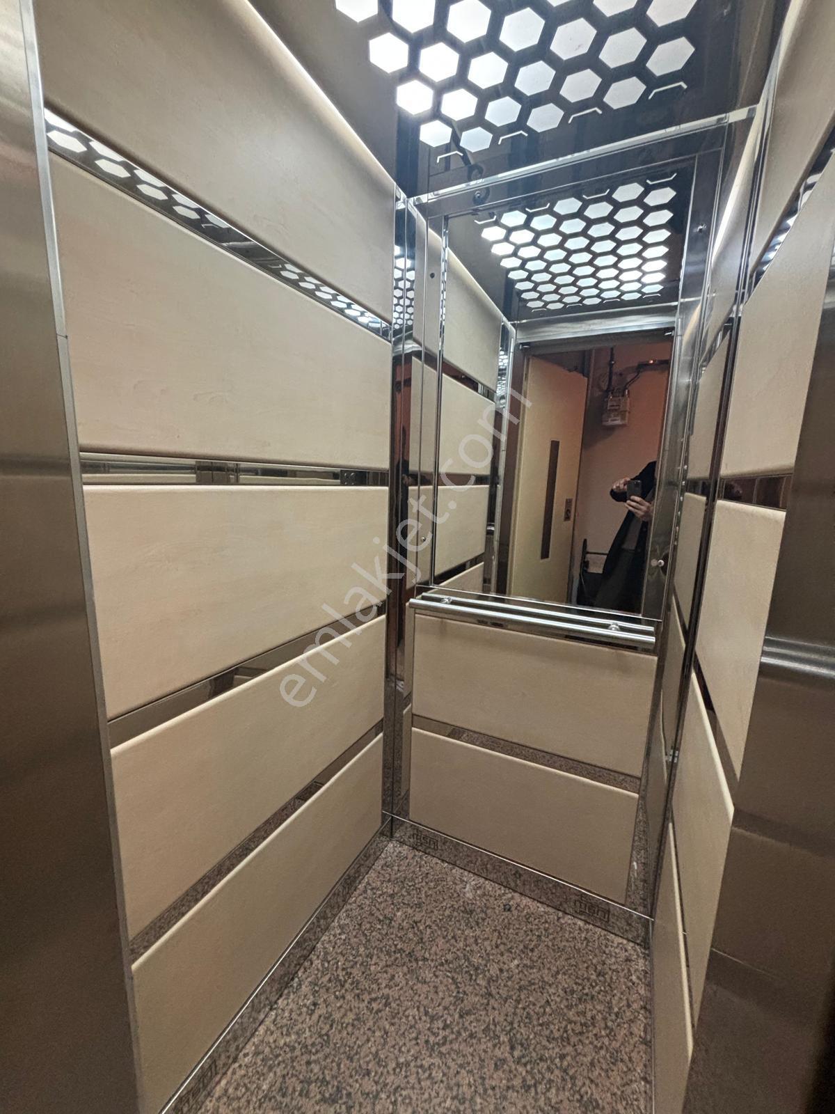 Maltepe Zümrütevler'de Oldukça Kullanışlı Satılık 2+1 Daire - Görsel 18
