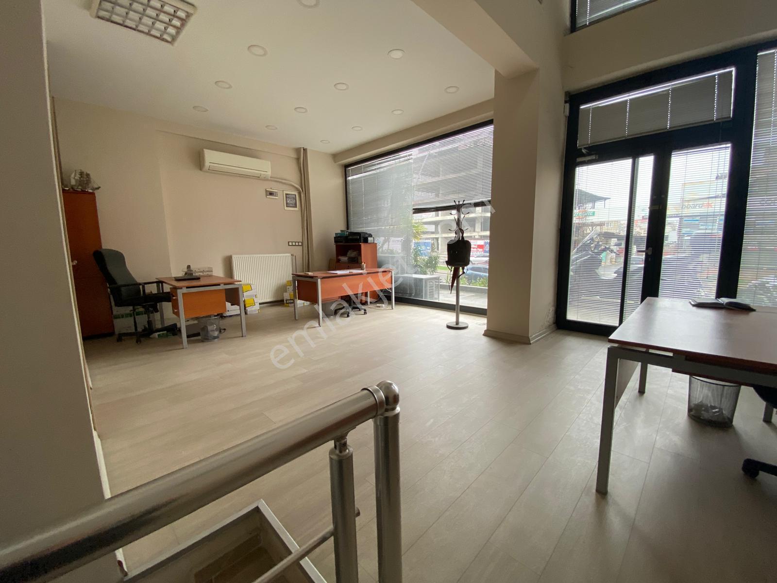 Remax Anı 'dan Çengelköy Bosna Bulvarı 'nda Kiralık Dükkan - Görsel 14