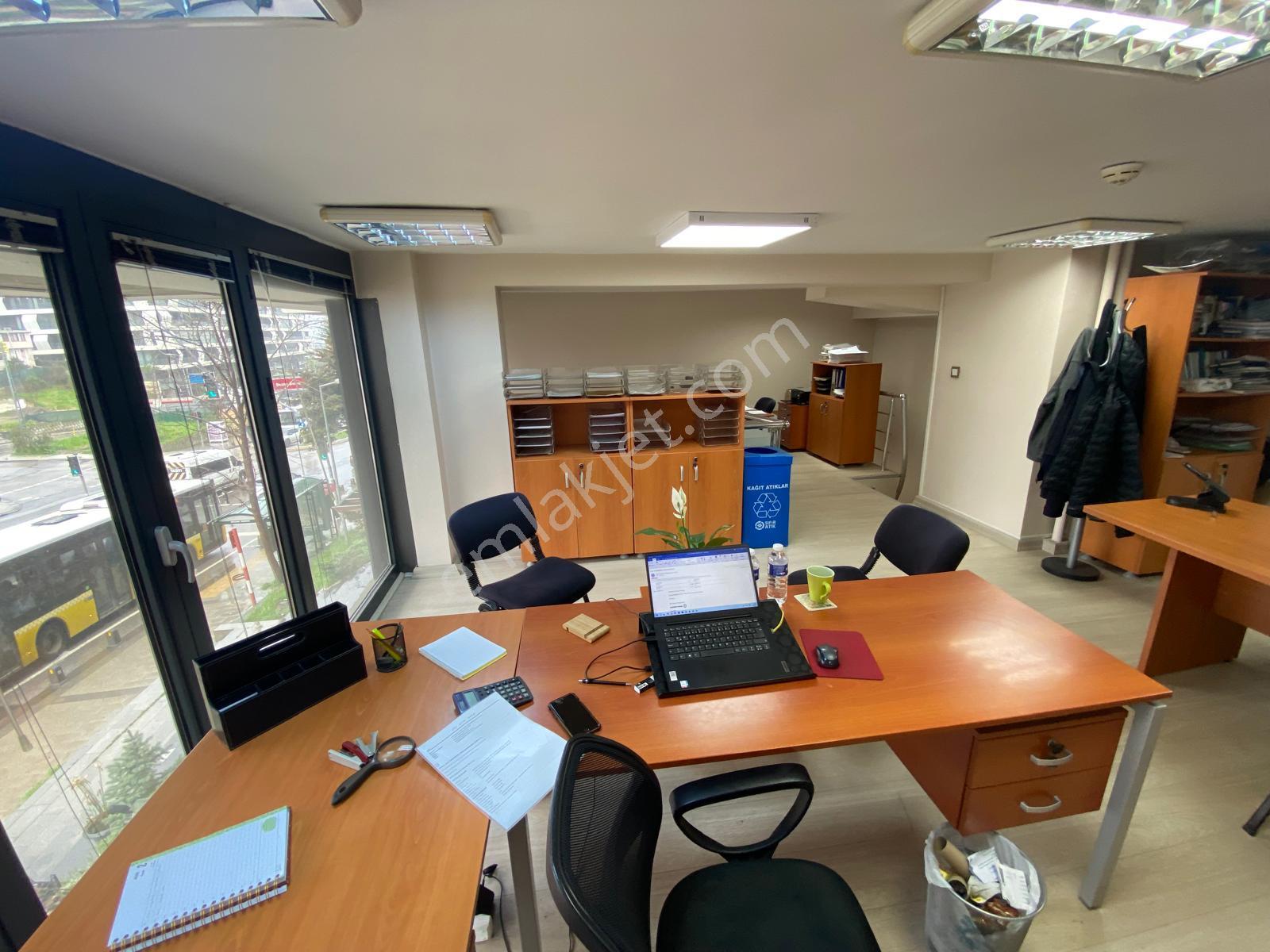Remax Anı 'dan Çengelköy Bosna Bulvarı 'nda Kiralık Dükkan - Görsel 20