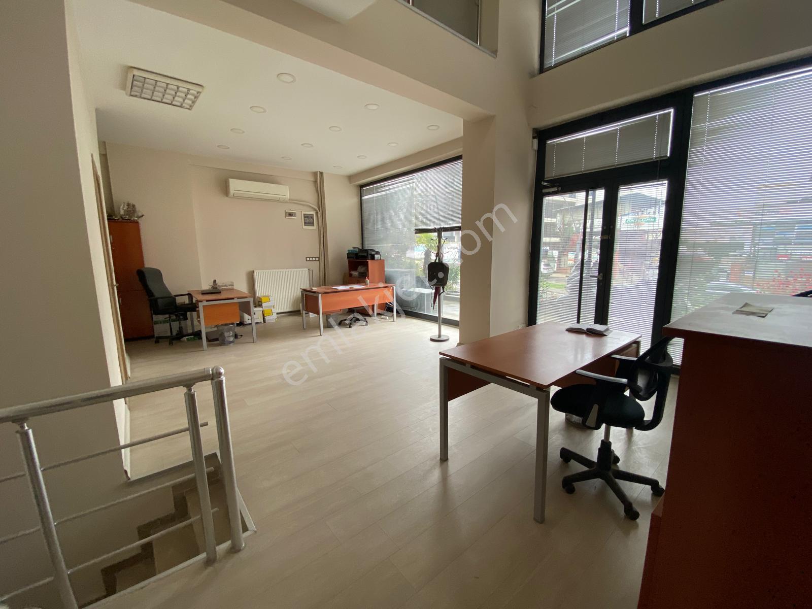 Remax Anı 'dan Çengelköy Bosna Bulvarı 'nda Kiralık Dükkan - Görsel 11