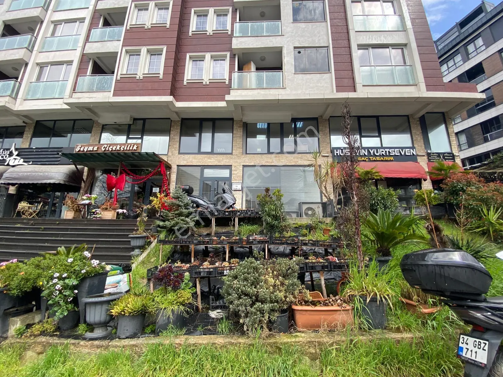 Remax Anı 'dan Çengelköy Bosna Bulvarı 'nda Kiralık Dükkan - Görsel 2
