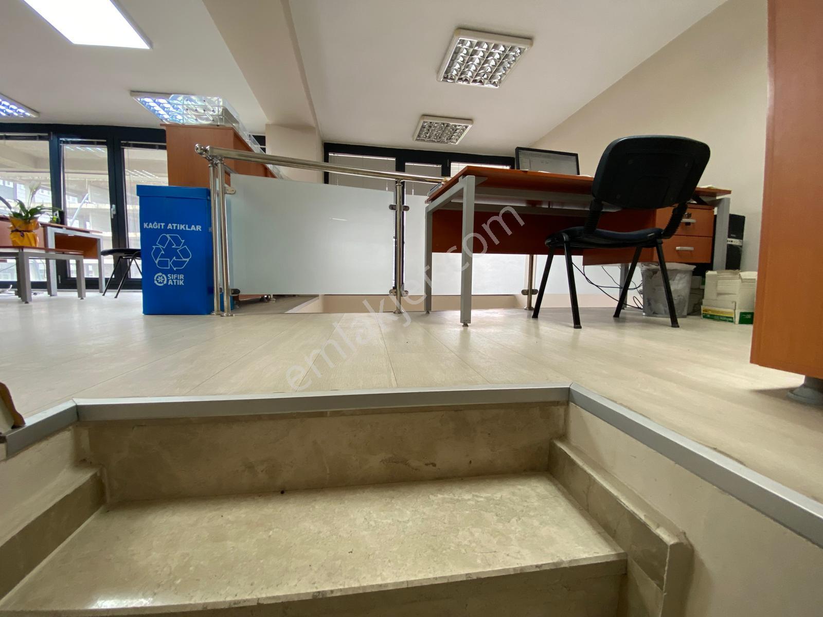 Remax Anı 'dan Çengelköy Bosna Bulvarı 'nda Kiralık Dükkan - Görsel 24