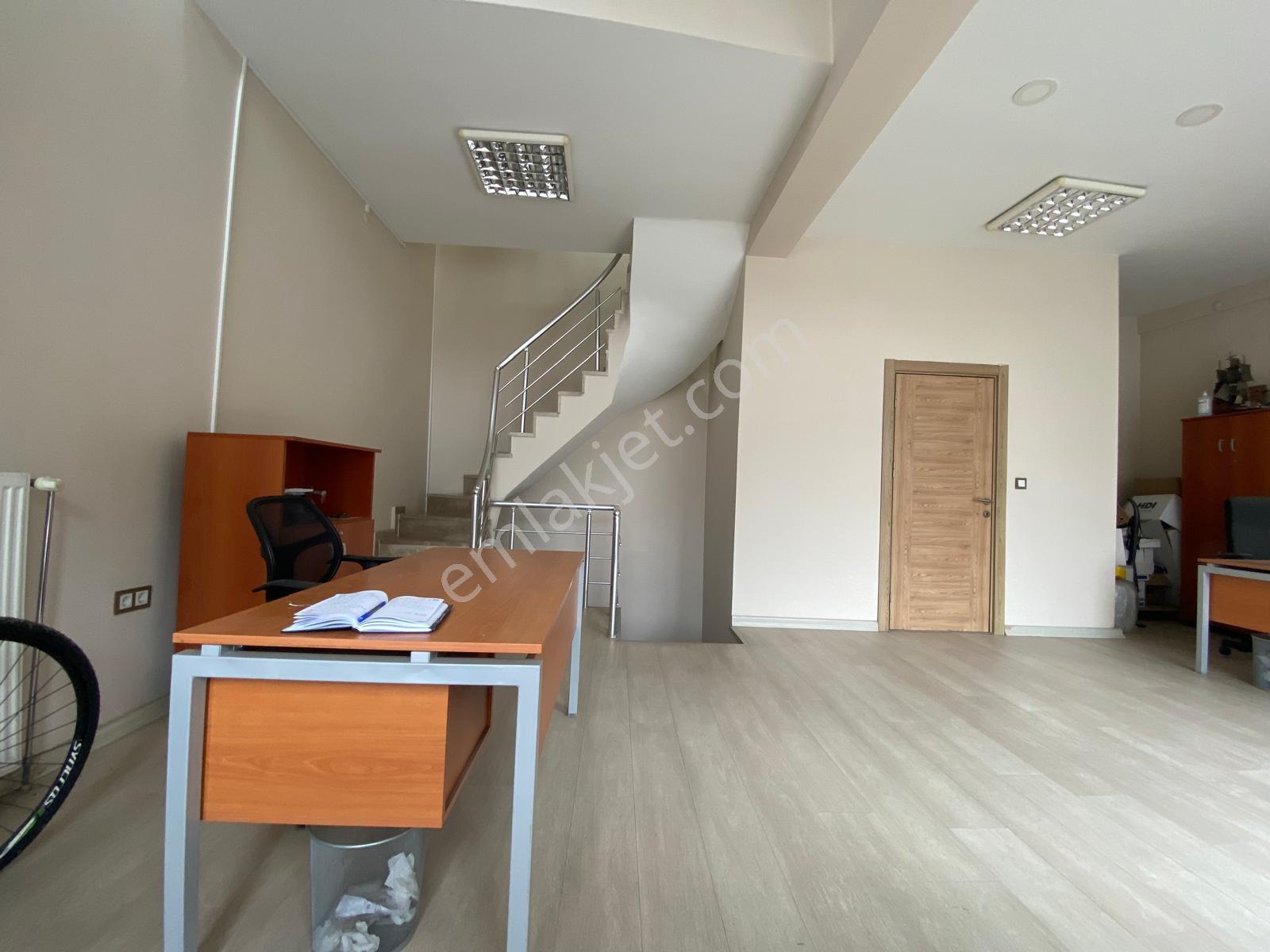 Remax Anı 'dan Çengelköy Bosna Bulvarı 'nda Kiralık Dükkan - Görsel 15