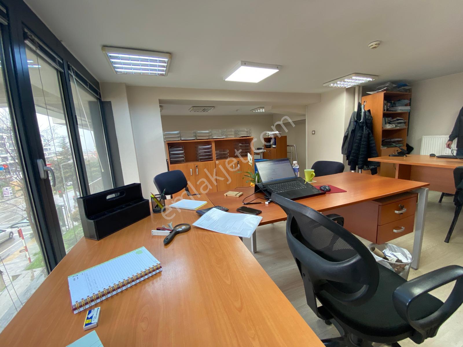 Remax Anı 'dan Çengelköy Bosna Bulvarı 'nda Kiralık Dükkan - Görsel 19