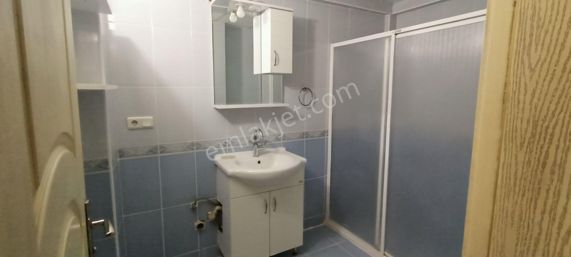 Lale Meydanı Hafsasultan Mahallesinde Kiralık Arakat Daire - Görsel 29