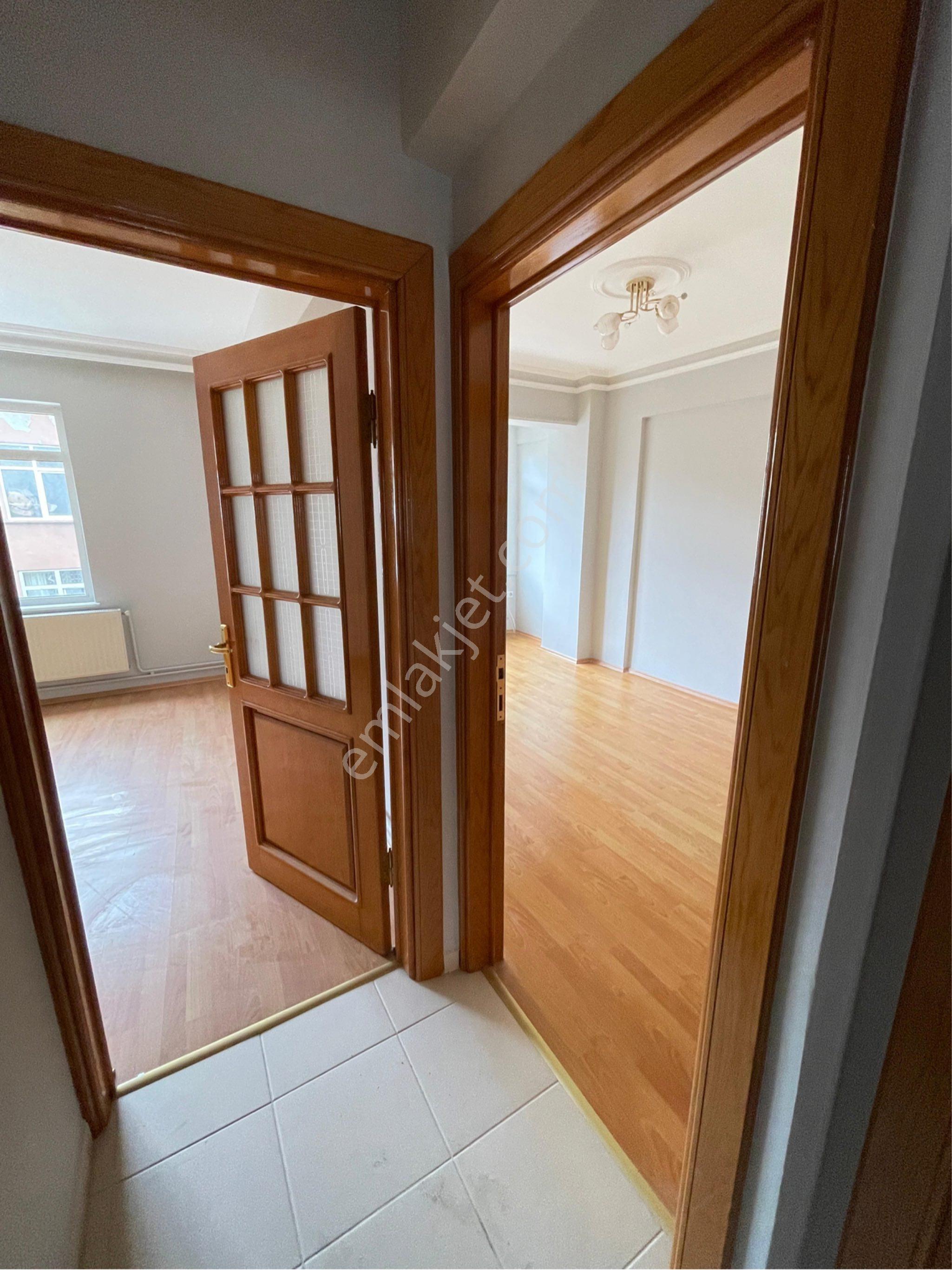 Ulugazi Mahallesinde İci Temiz Kiralık Daire - Görsel 5