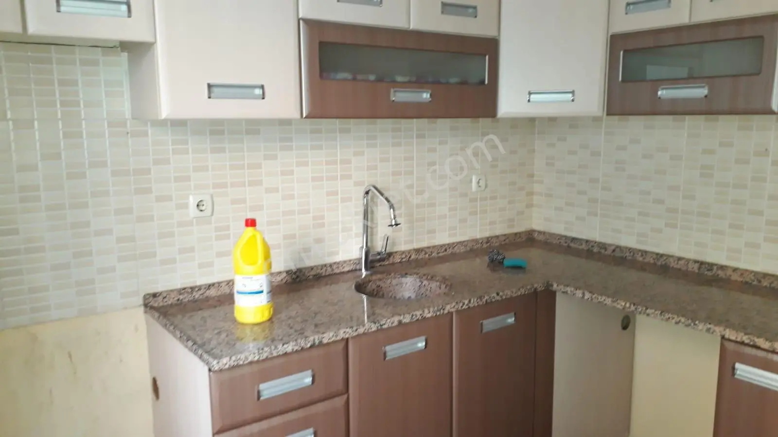 Karabağlar Bozyaka Mah. 2.kat 110 M2 3+1 Klimalı Daire Kiralık.